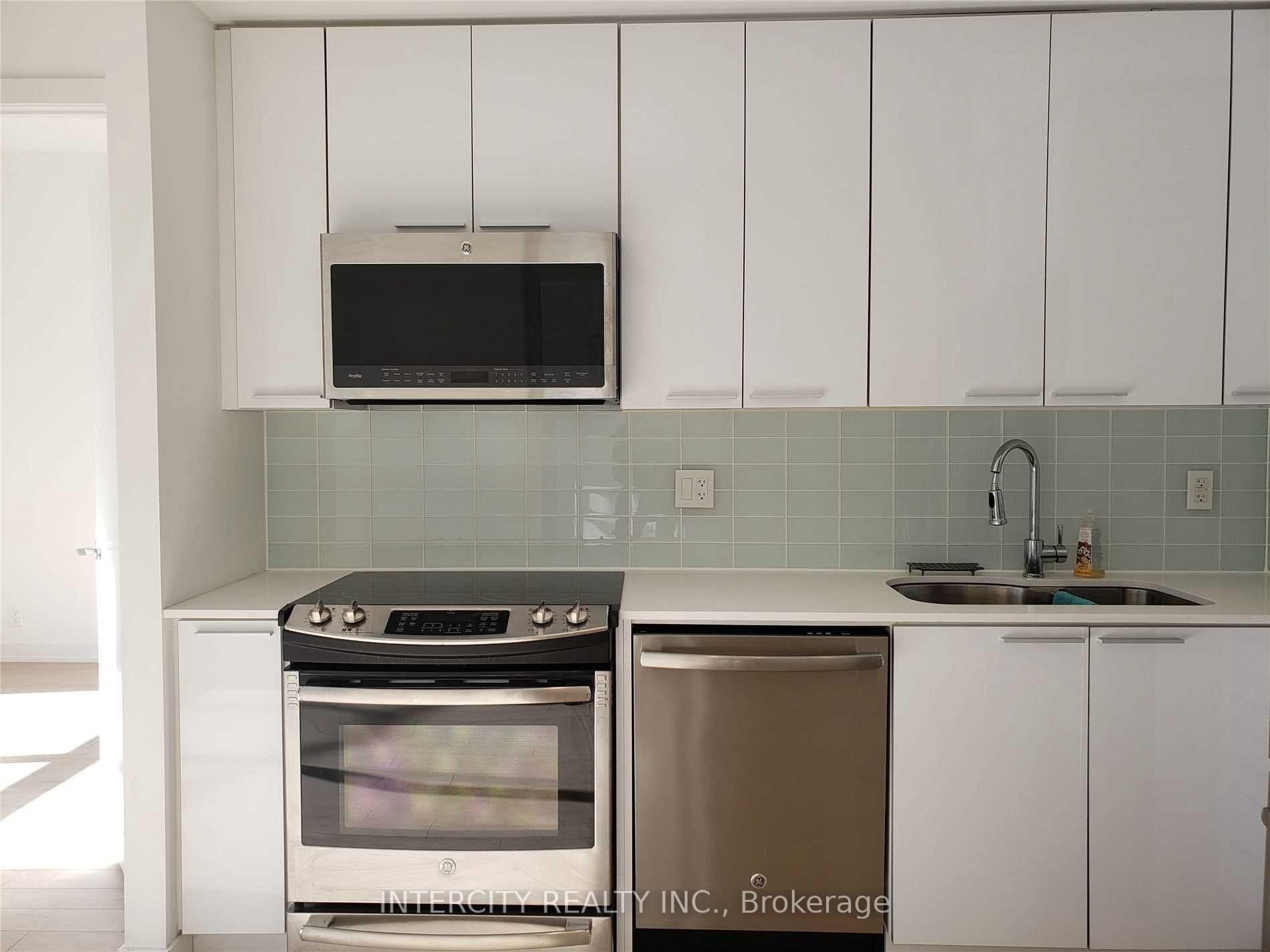 Photo 4 of Unit 622, 10 Parklawn Road, Etobicoke, Mimico — HOMEH