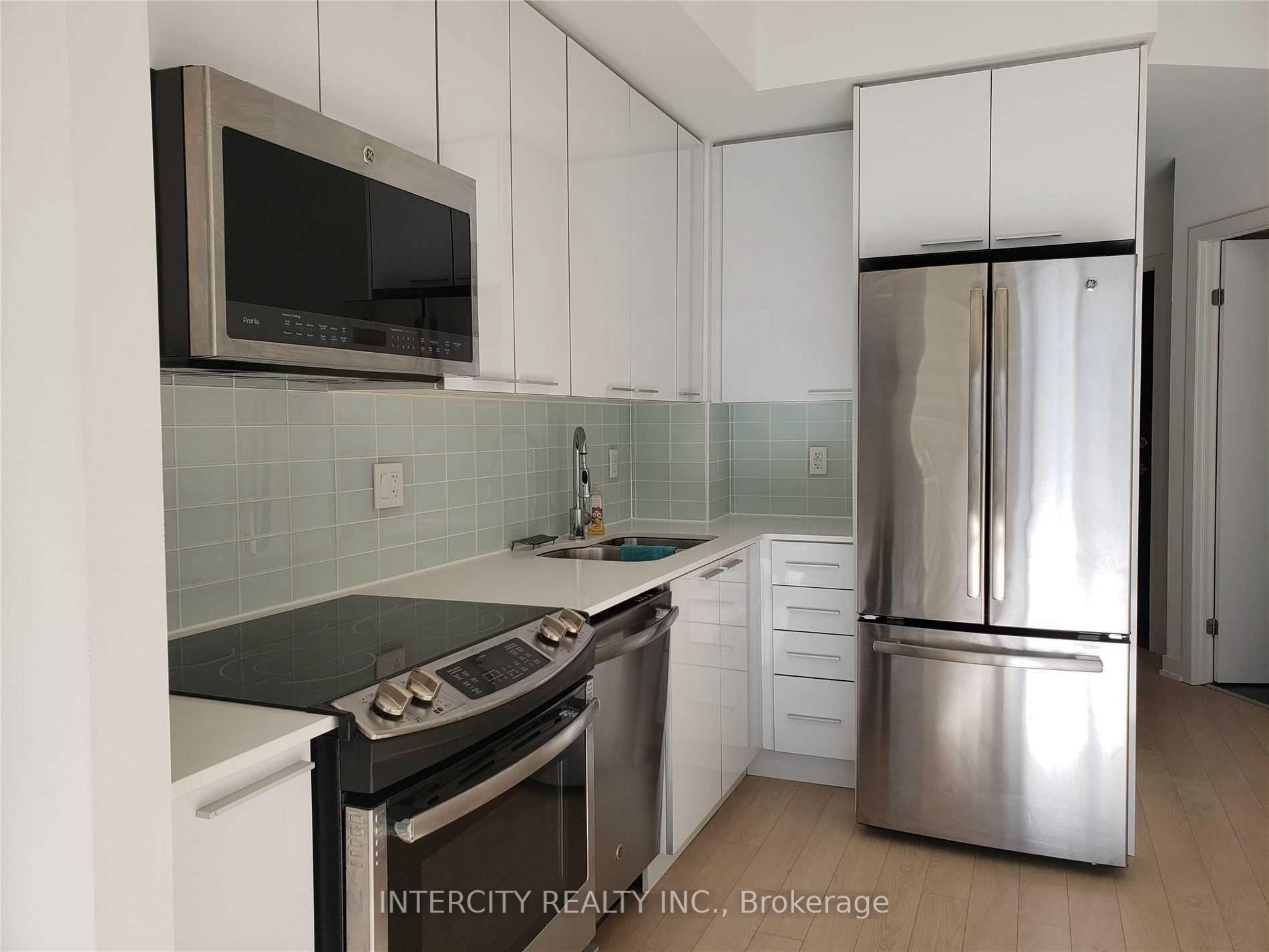 Photo 5 of Unit 622, 10 Parklawn Road, Etobicoke, Mimico — HOMEH