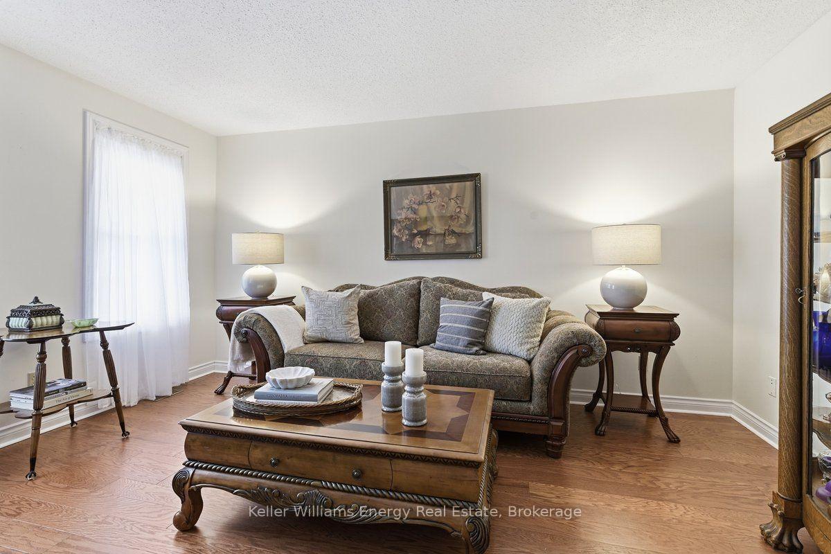 Photo 4 of 602 Carlisle Street, Cobourg — HOMEH
