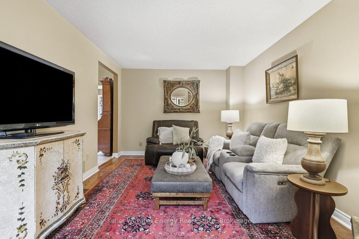 Photo 7 of 602 Carlisle Street, Cobourg — HOMEH