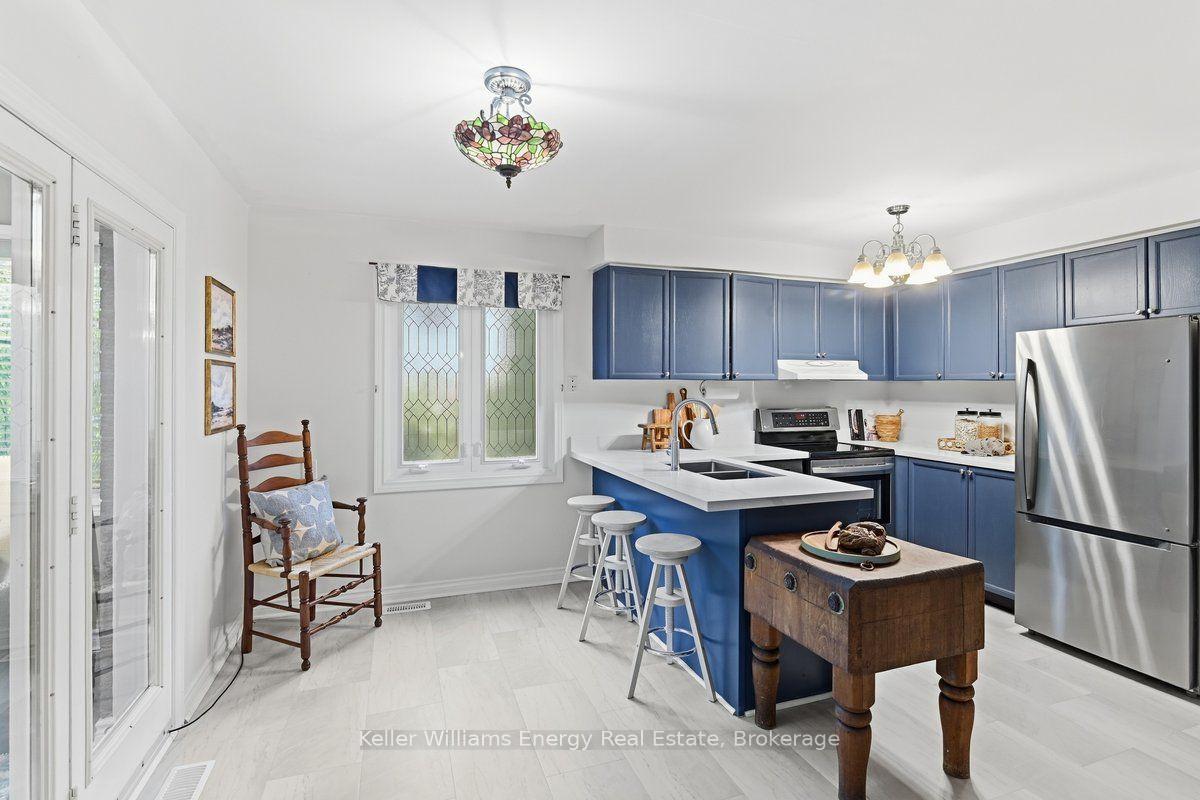 Photo 9 of 602 Carlisle Street, Cobourg — HOMEH