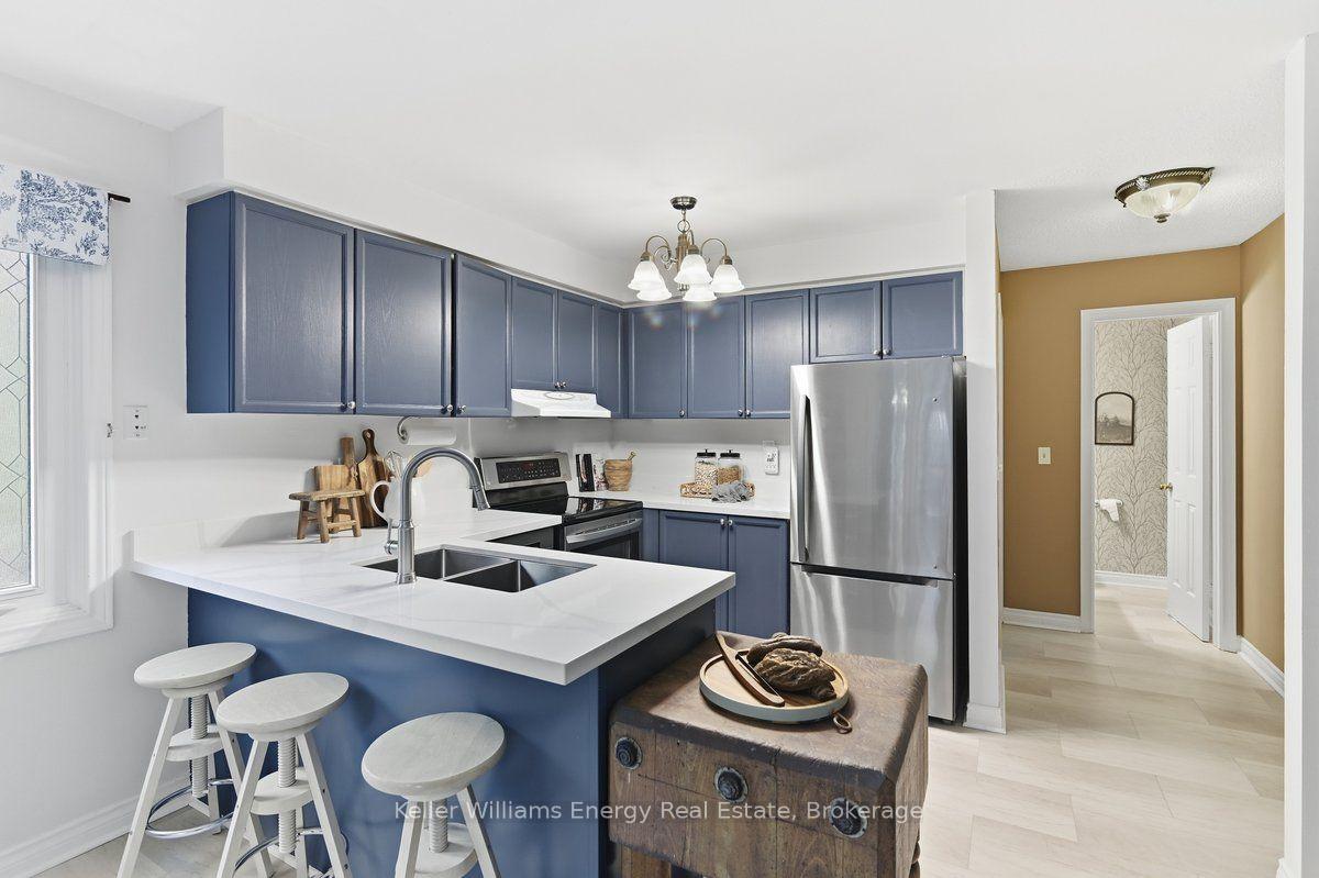 Photo 11 of 602 Carlisle Street, Cobourg — HOMEH