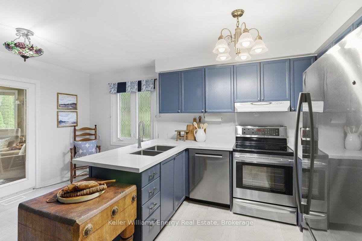 Photo 13 of 602 Carlisle Street, Cobourg — HOMEH