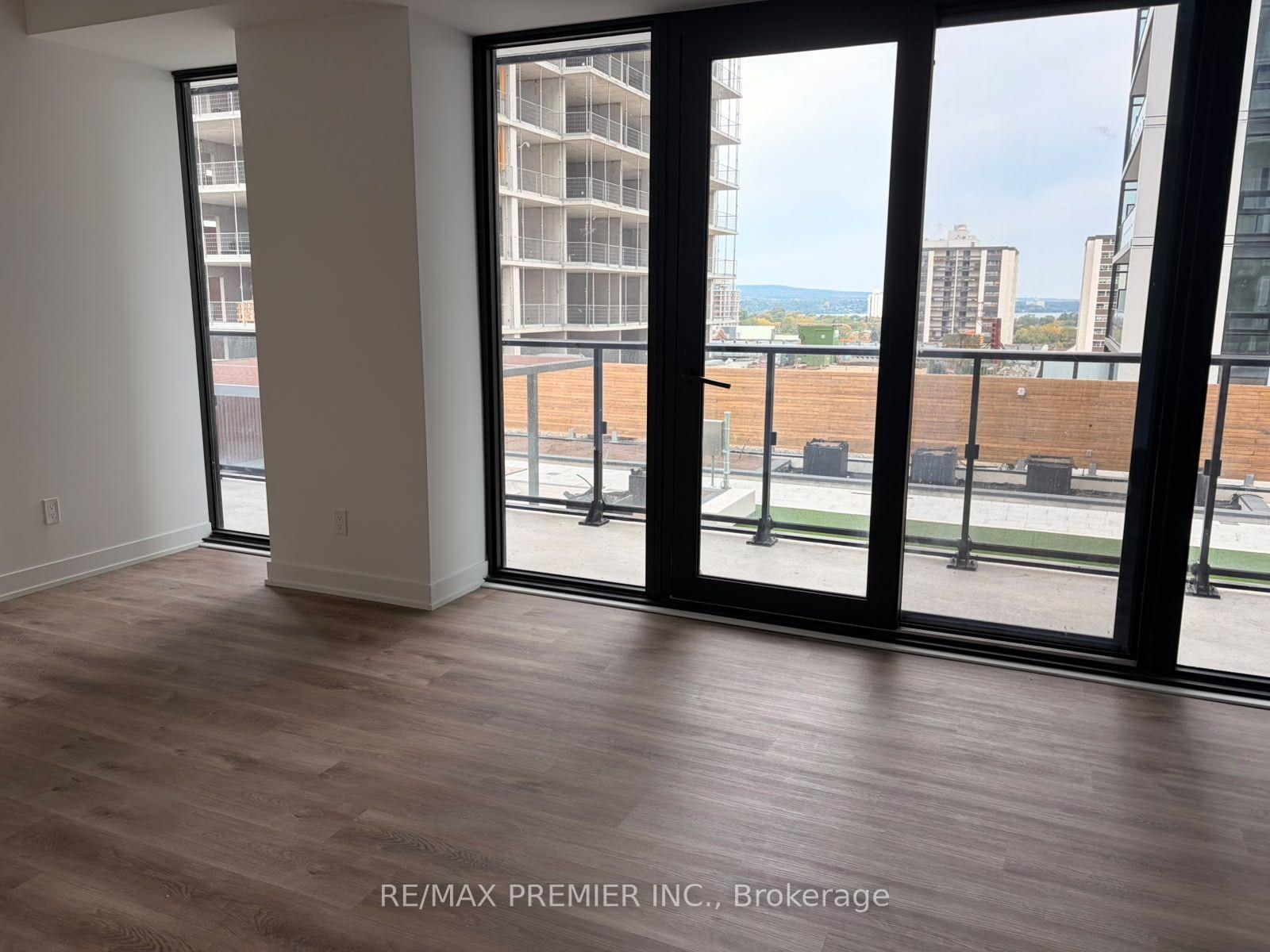 Photo 10 of Unit 1008, 91 John Street, Hamilton, Corktown — HOMEH