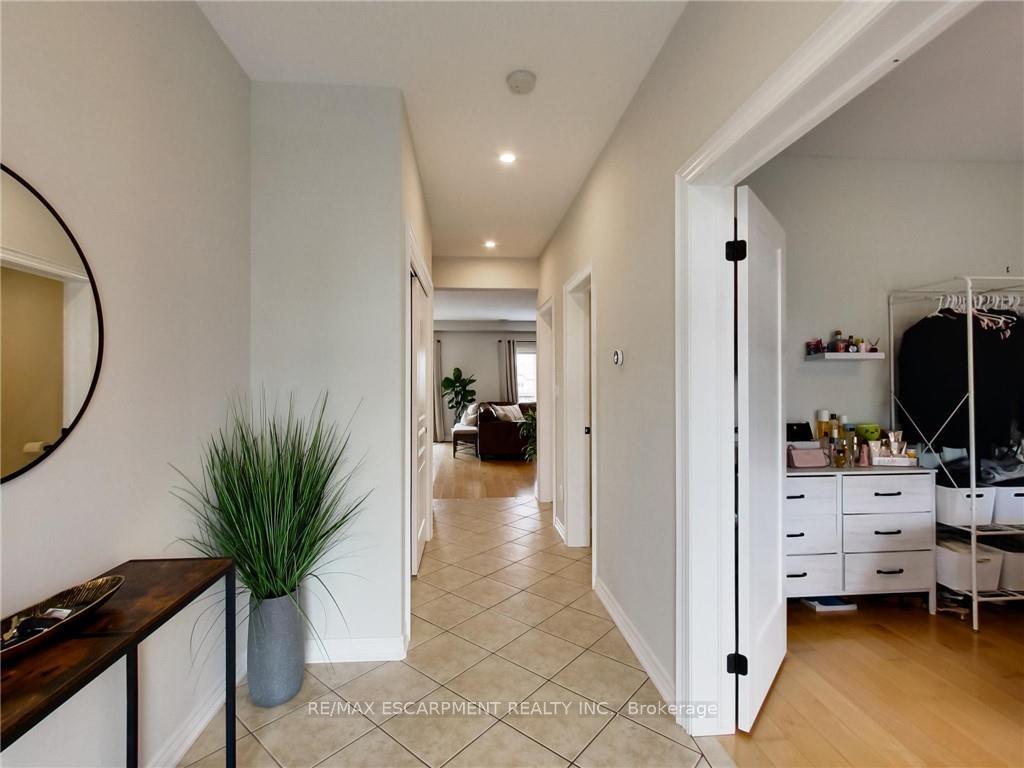 Photo 5 of 4007 Bush Crescent, Lincoln, Beamsville — HOMEH