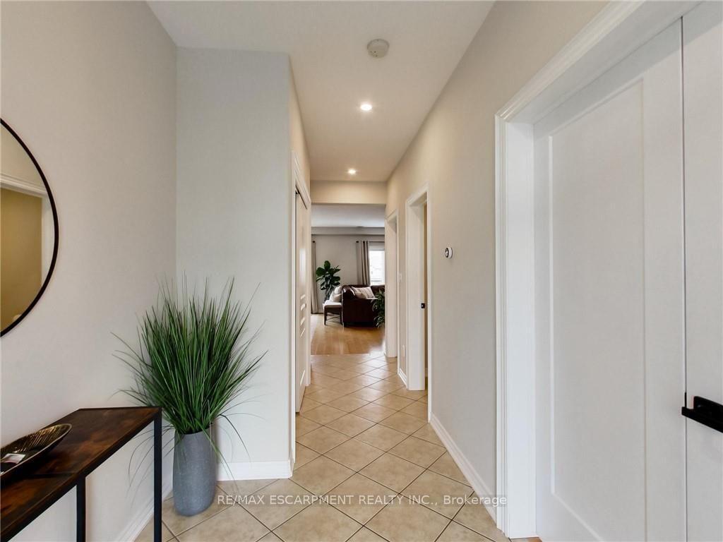 Photo 7 of 4007 Bush Crescent, Lincoln, Beamsville — HOMEH