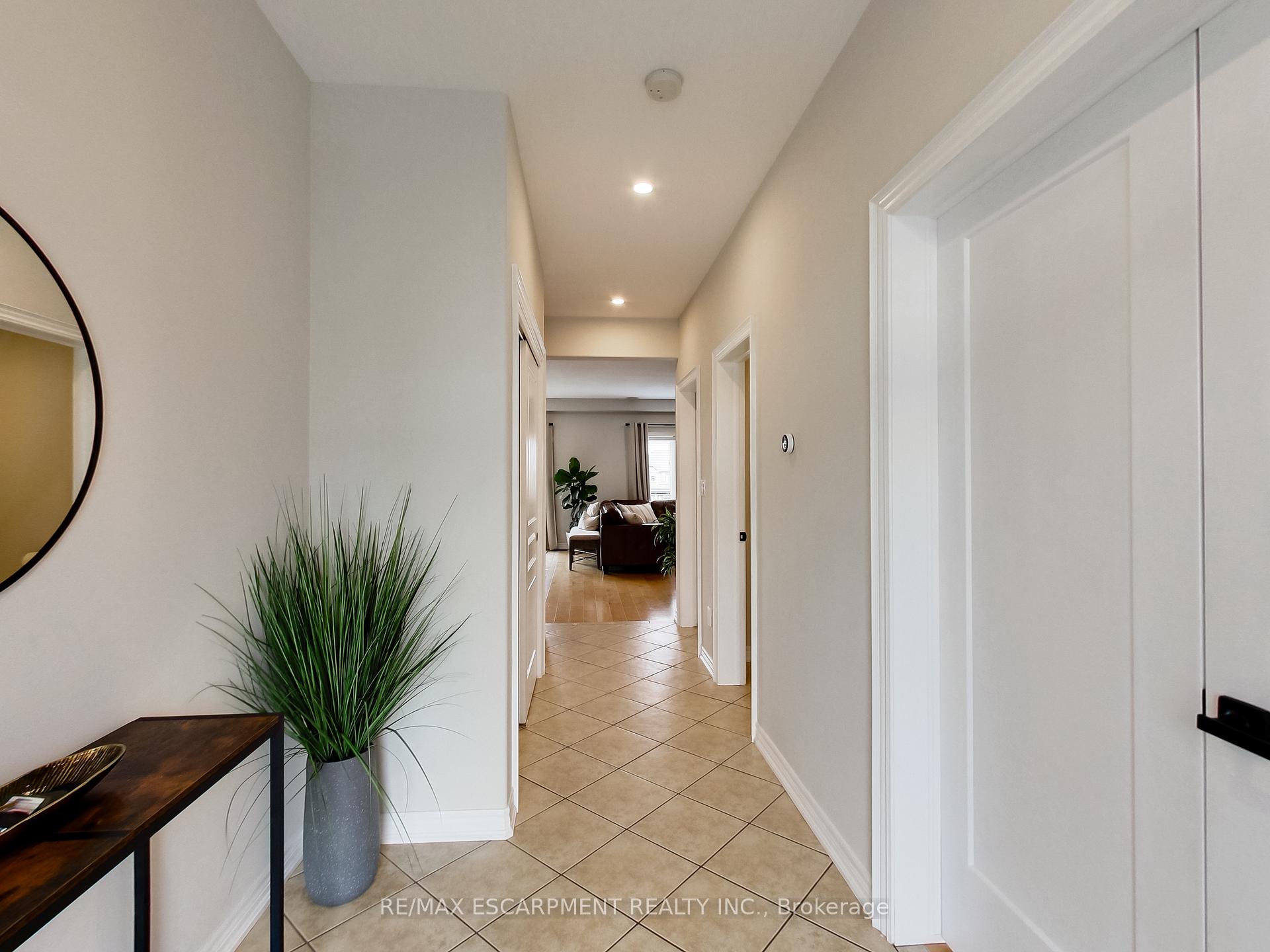 Photo 6 of 4007 Bush Crescent, Lincoln, Beamsville — HOMEH