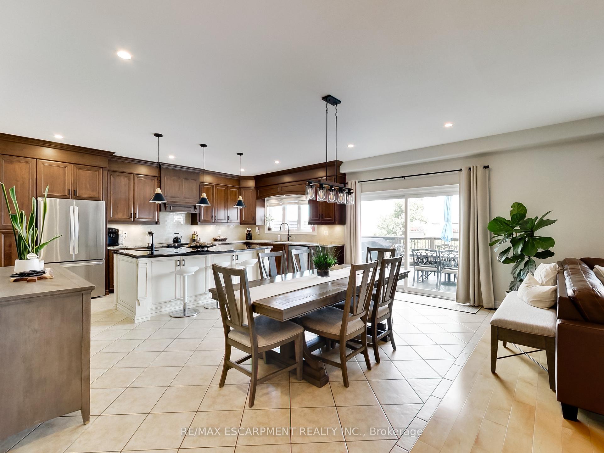 Photo 10 of 4007 Bush Crescent, Lincoln, Beamsville — HOMEH