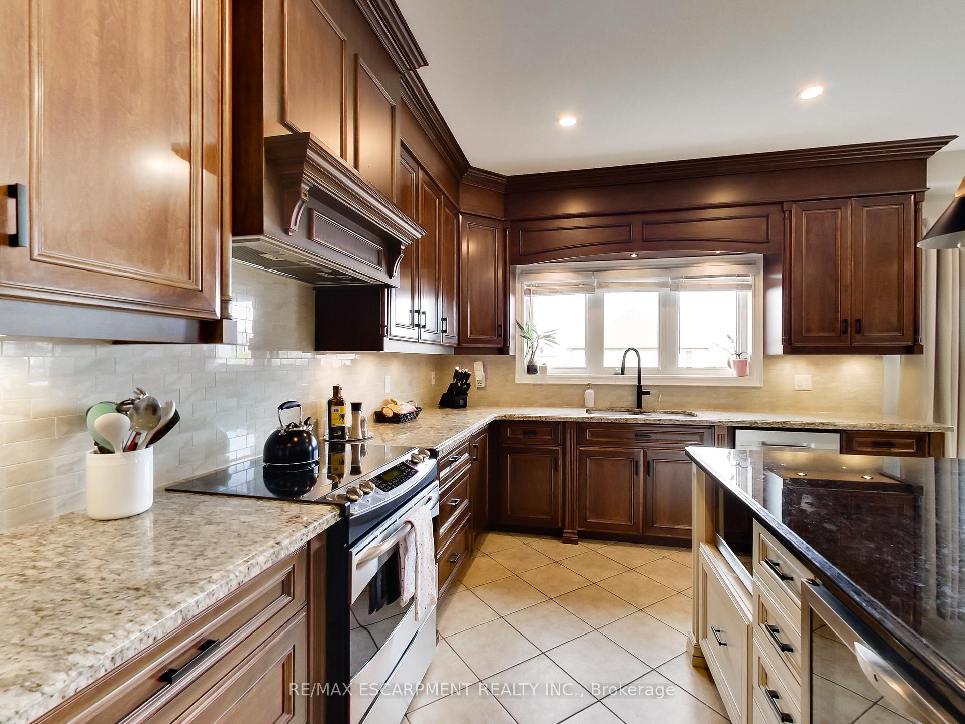 Photo 24 of 4007 Bush Crescent, Lincoln, Beamsville — HOMEH