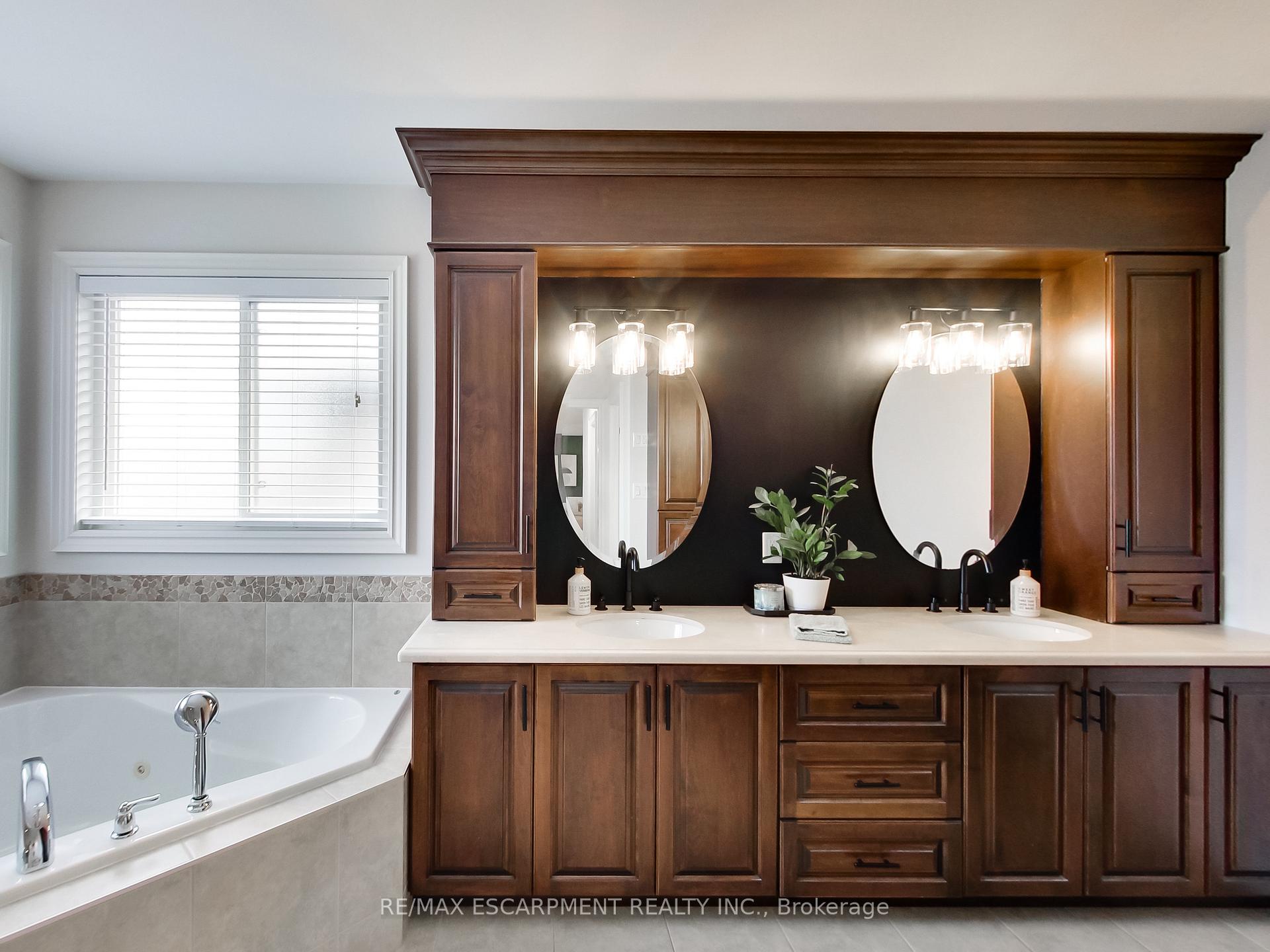 Photo 38 of 4007 Bush Crescent, Lincoln, Beamsville — HOMEH
