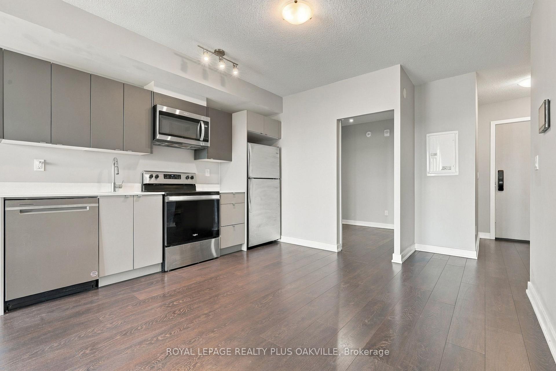 Photo 8 of Unit A312, 3210 Dakota Common, Burlington, Alton — HOMEH