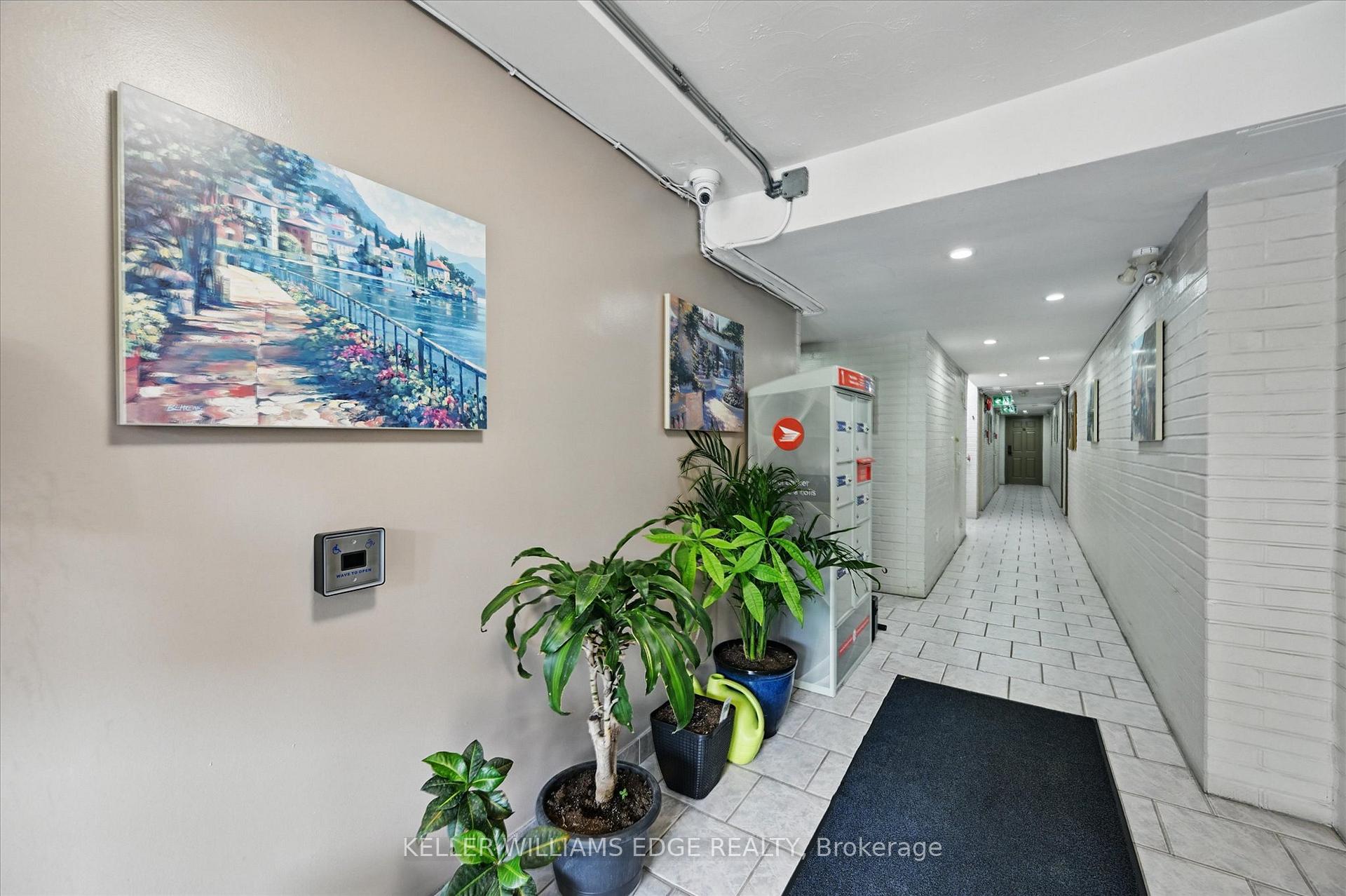 Photo 3 of Unit 43, 2373 King Street E, Hamilton, Glenview — HOMEH