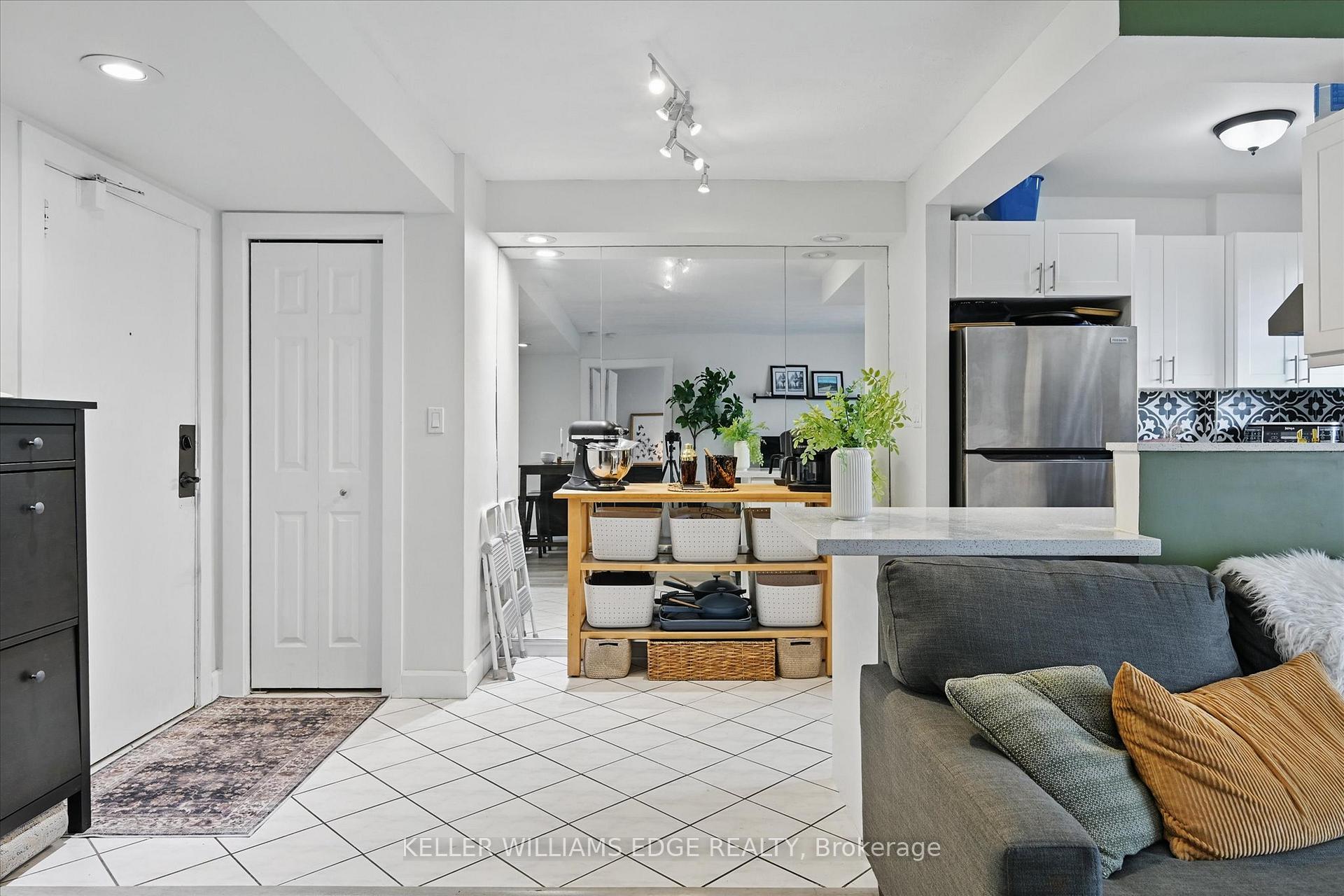 Photo 5 of Unit 43, 2373 King Street E, Hamilton, Glenview — HOMEH
