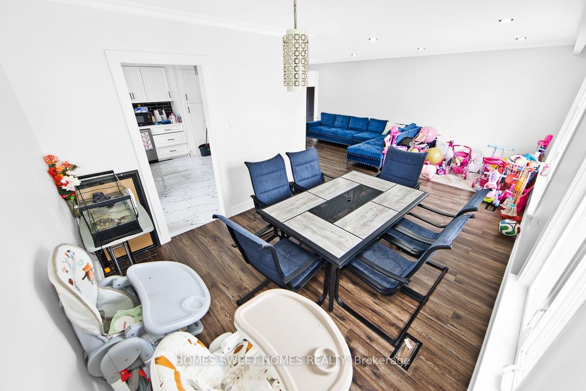 Photo 6 of 99 Amberjack Boulevard, Scarborough, Woburn — HOMEH