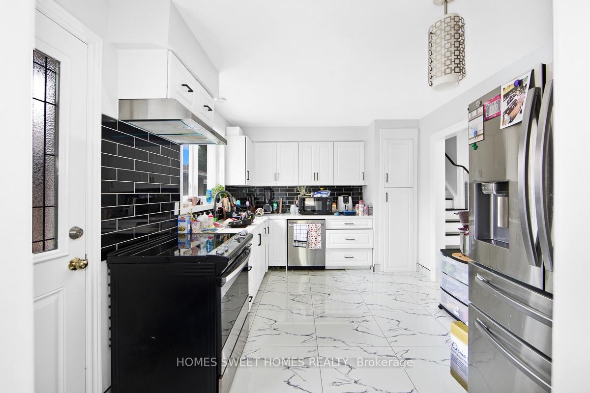 Photo 7 of 99 Amberjack Boulevard, Scarborough, Woburn — HOMEH