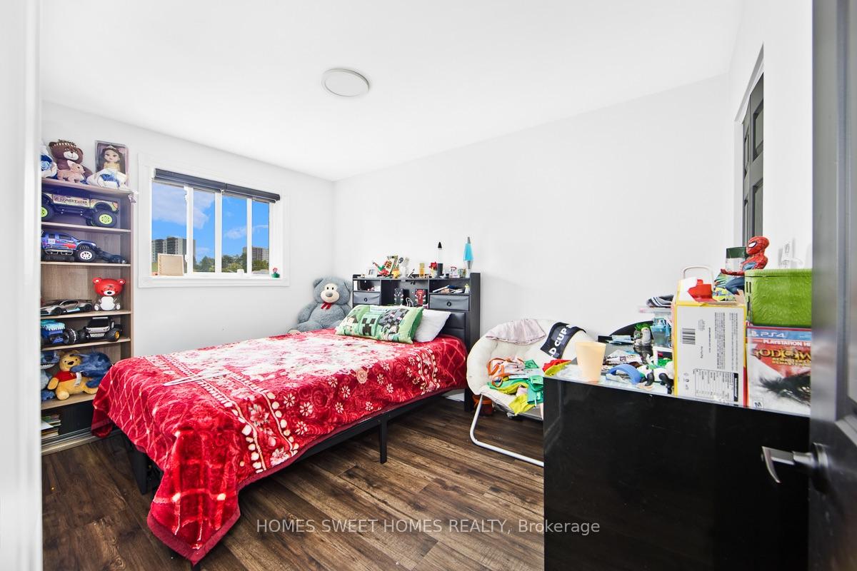 Photo 10 of 99 Amberjack Boulevard, Scarborough, Woburn — HOMEH