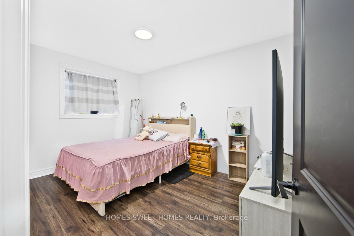 Photo 13 of 99 Amberjack Boulevard, Scarborough, Woburn — HOMEH