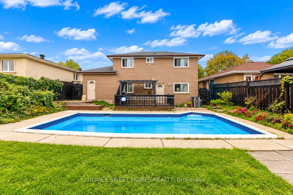 Photo 25 of 99 Amberjack Boulevard, Scarborough, Woburn — HOMEH