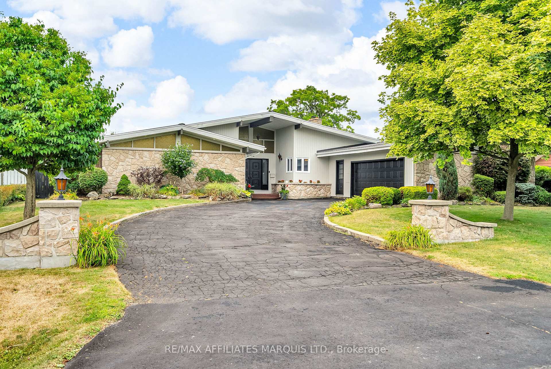Photo 1 of 2724 Ross Avenue, Cornwall — HOMEH