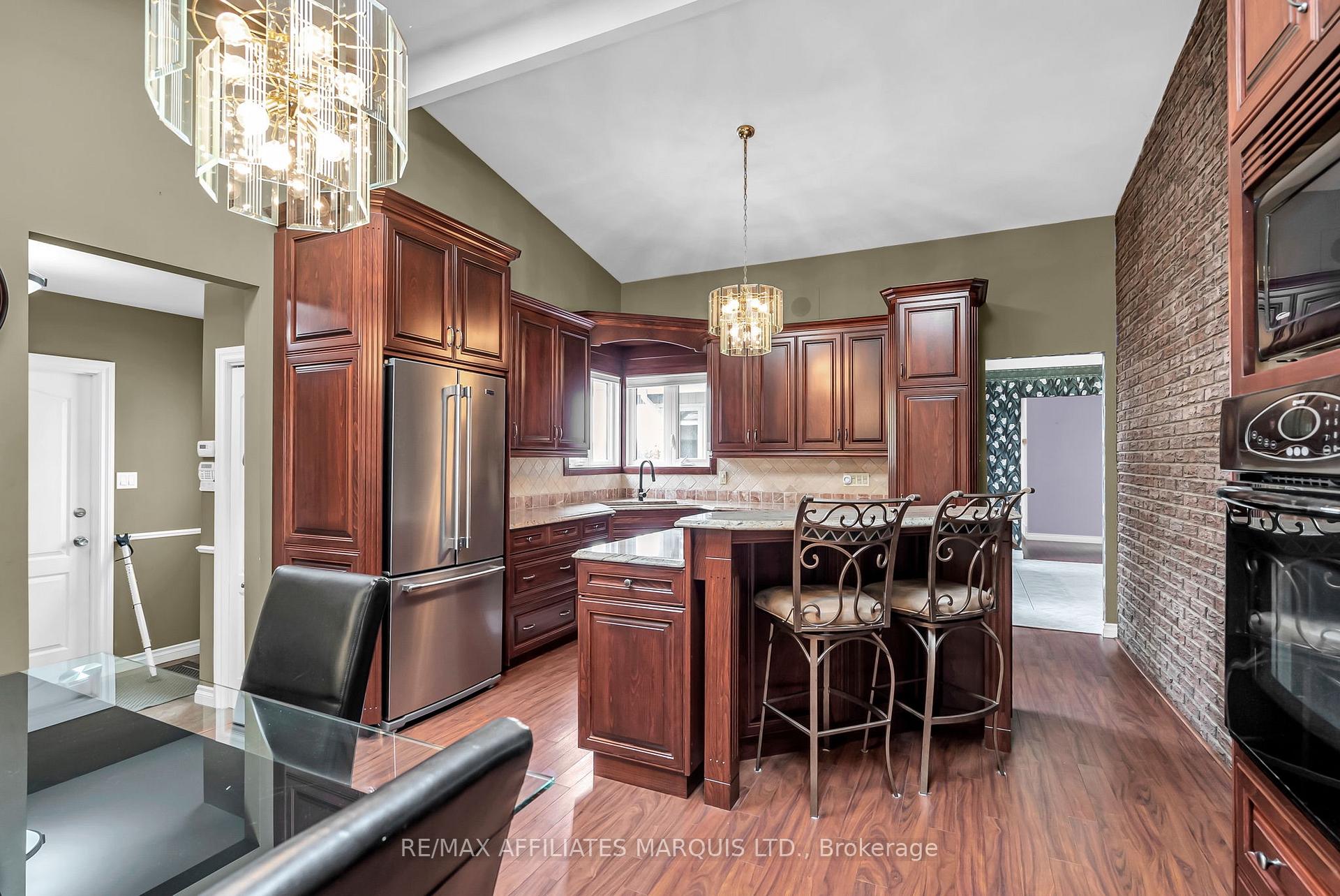 Photo 9 of 2724 Ross Avenue, Cornwall — HOMEH