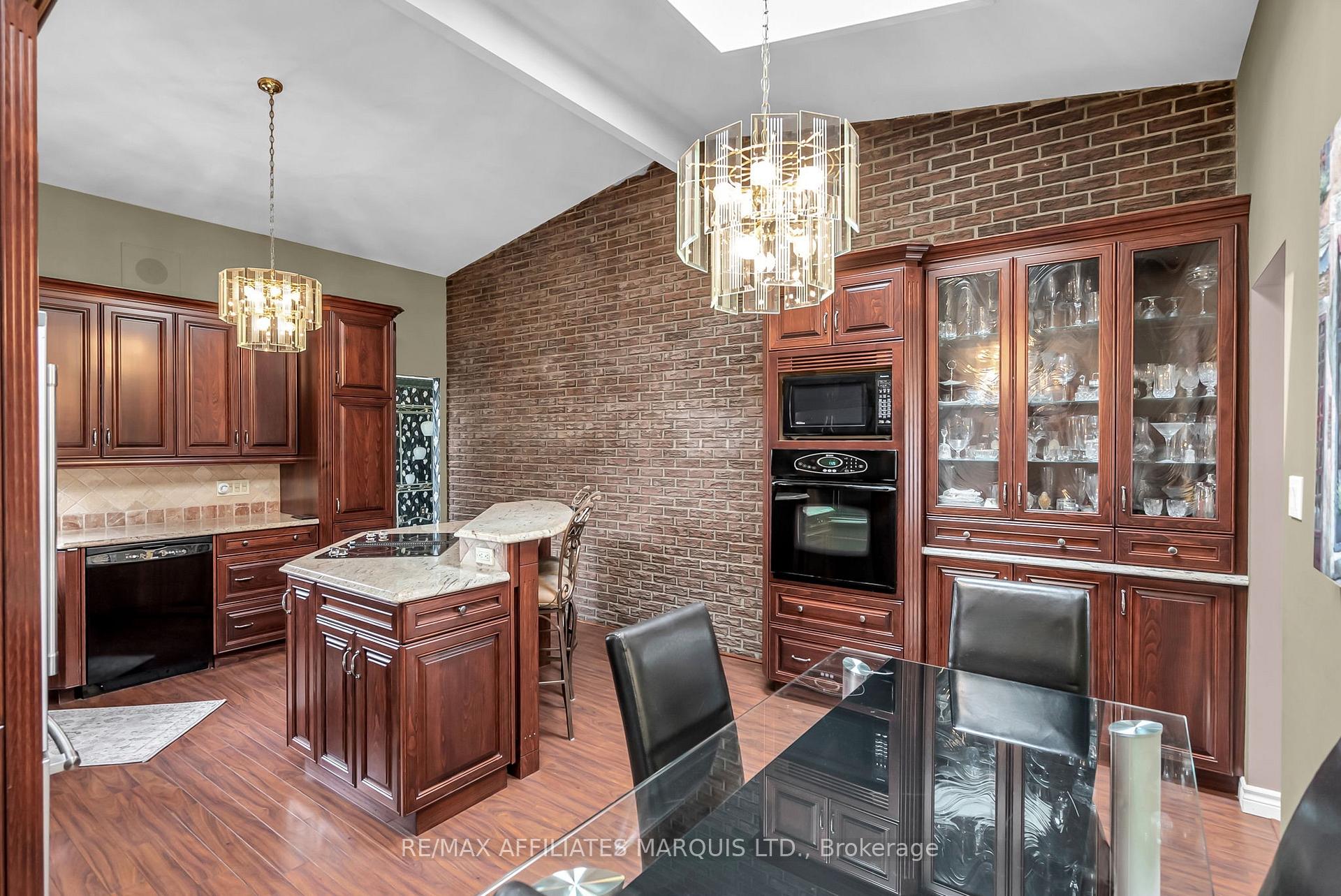Photo 10 of 2724 Ross Avenue, Cornwall — HOMEH
