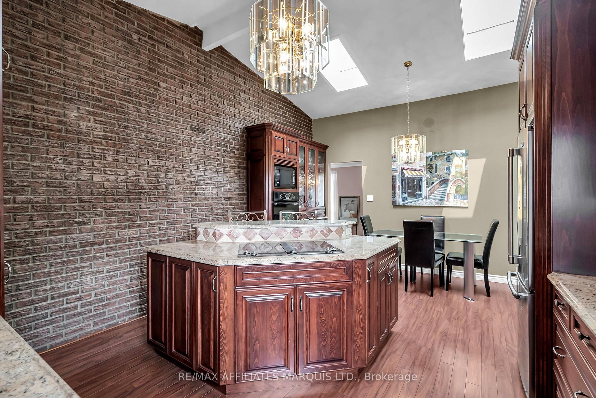 Photo 11 of 2724 Ross Avenue, Cornwall — HOMEH