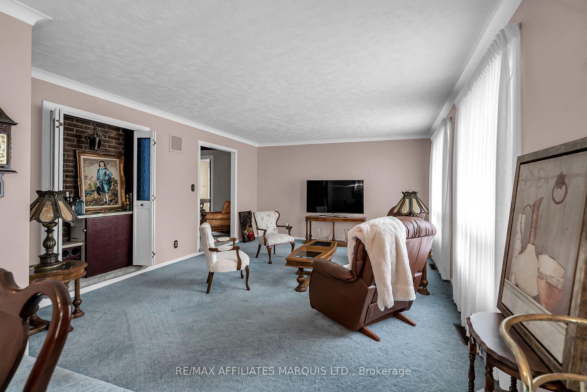 Photo 15 of 2724 Ross Avenue, Cornwall — HOMEH