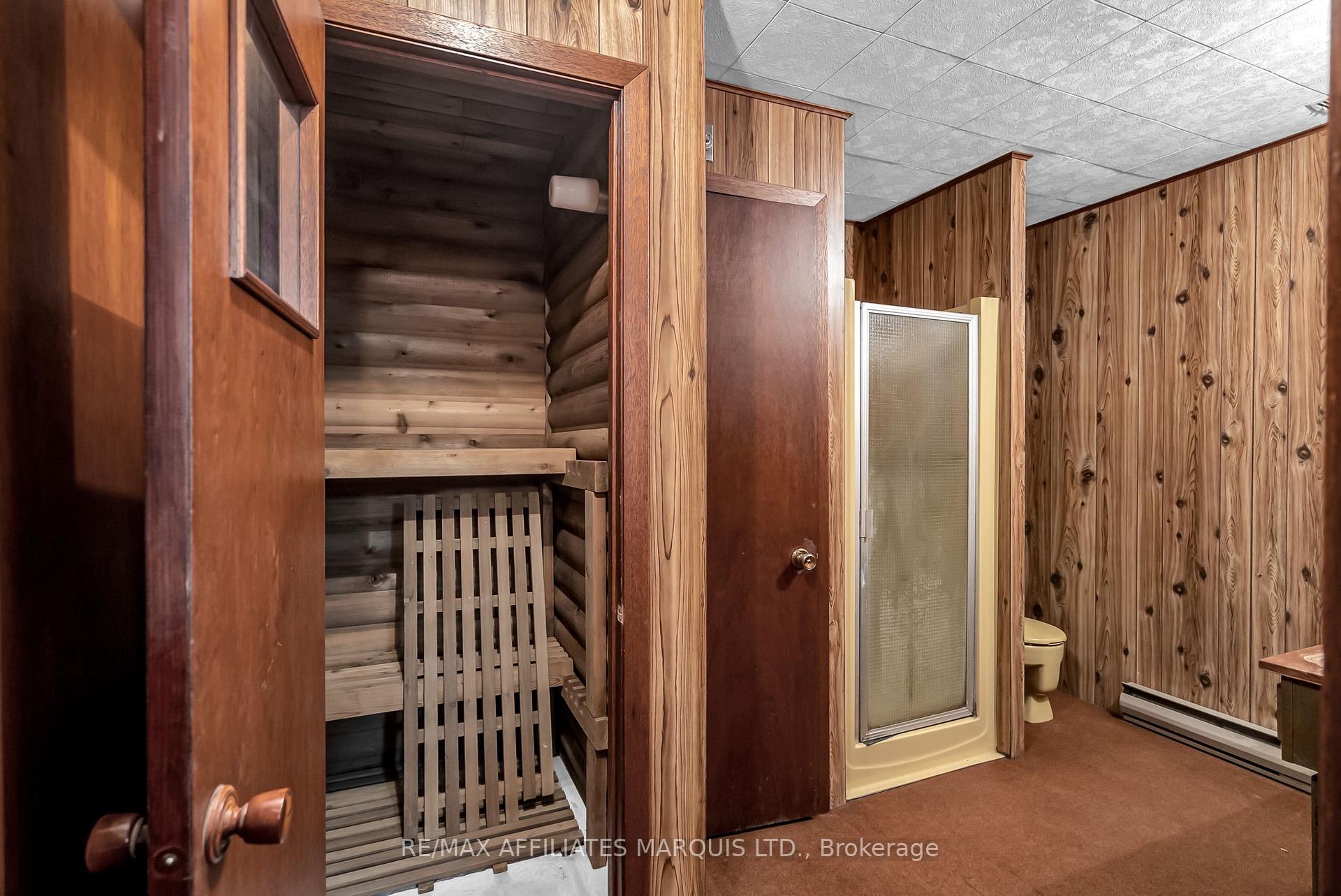 Photo 33 of 2724 Ross Avenue, Cornwall — HOMEH