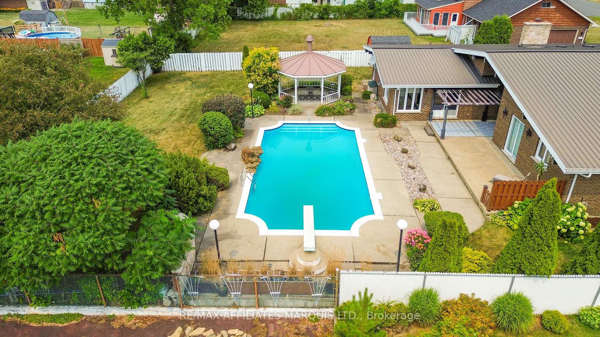 Photo 41 of 2724 Ross Avenue, Cornwall — HOMEH