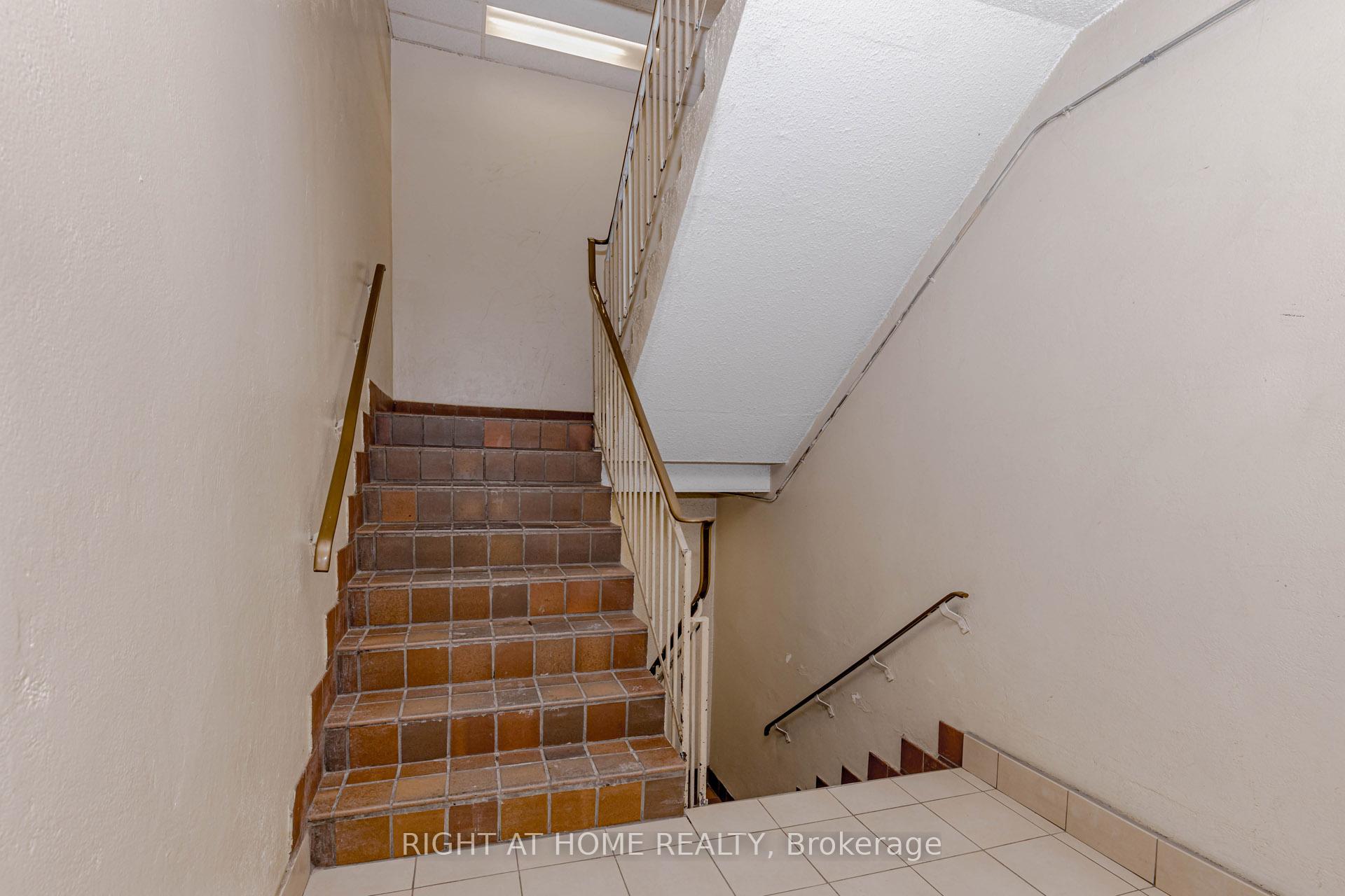 Photo 9 of Unit 3, 40 Rexdale Boulevard, Etobicoke, Rexdale-Kipling — HOMEH