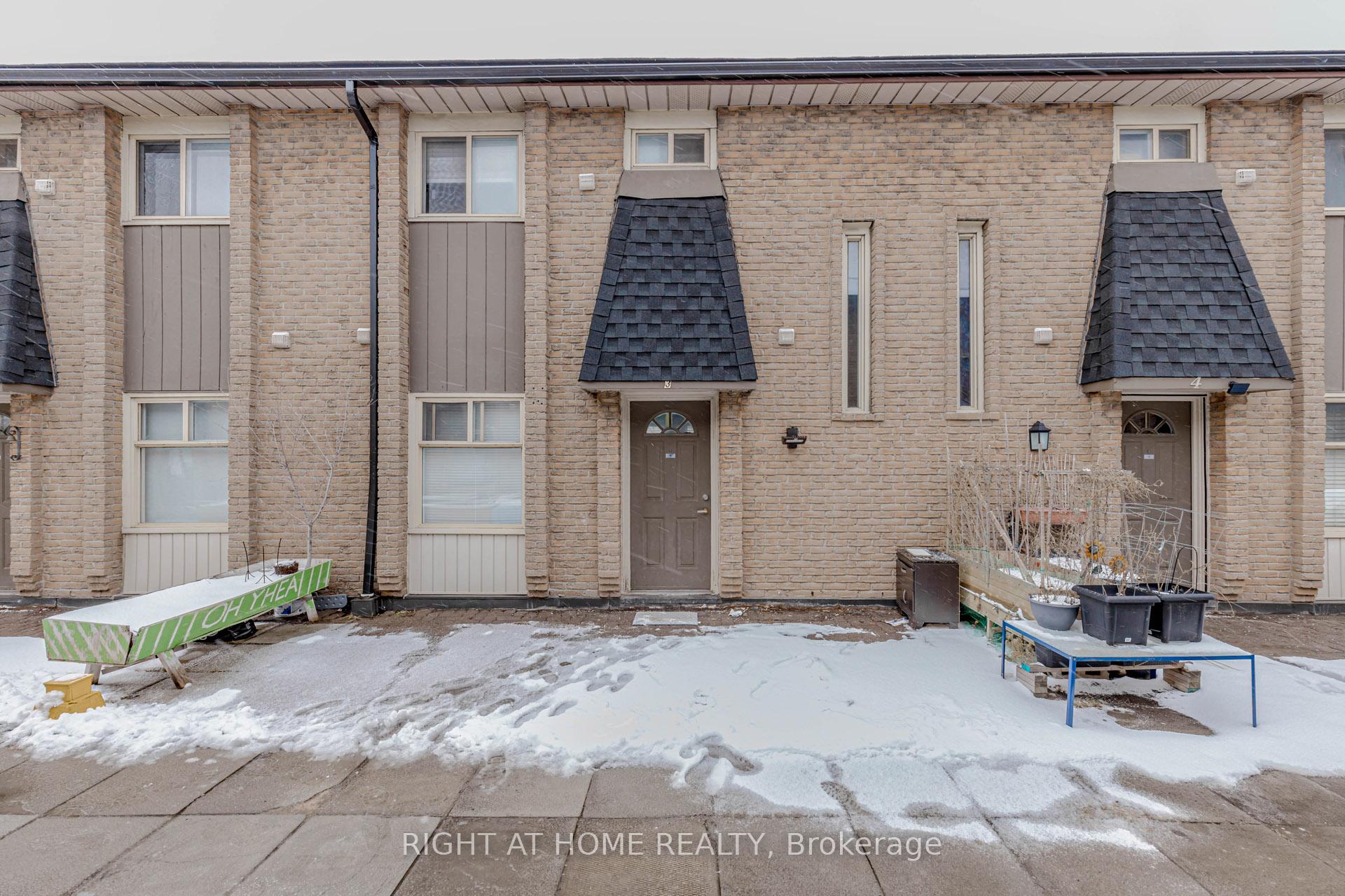 Photo 13 of Unit 3, 40 Rexdale Boulevard, Etobicoke, Rexdale-Kipling — HOMEH