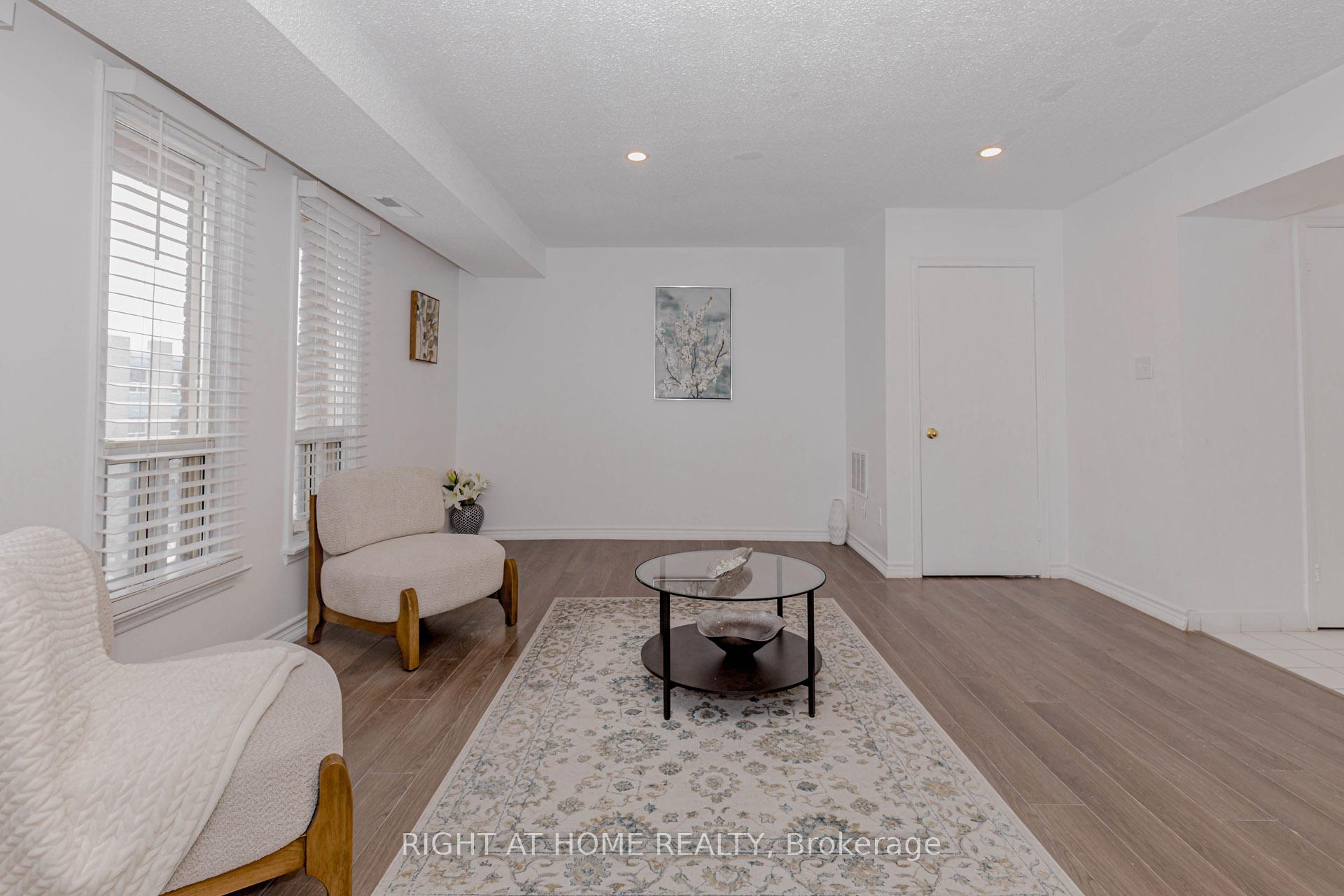 Photo 16 of Unit 3, 40 Rexdale Boulevard, Etobicoke, Rexdale-Kipling — HOMEH