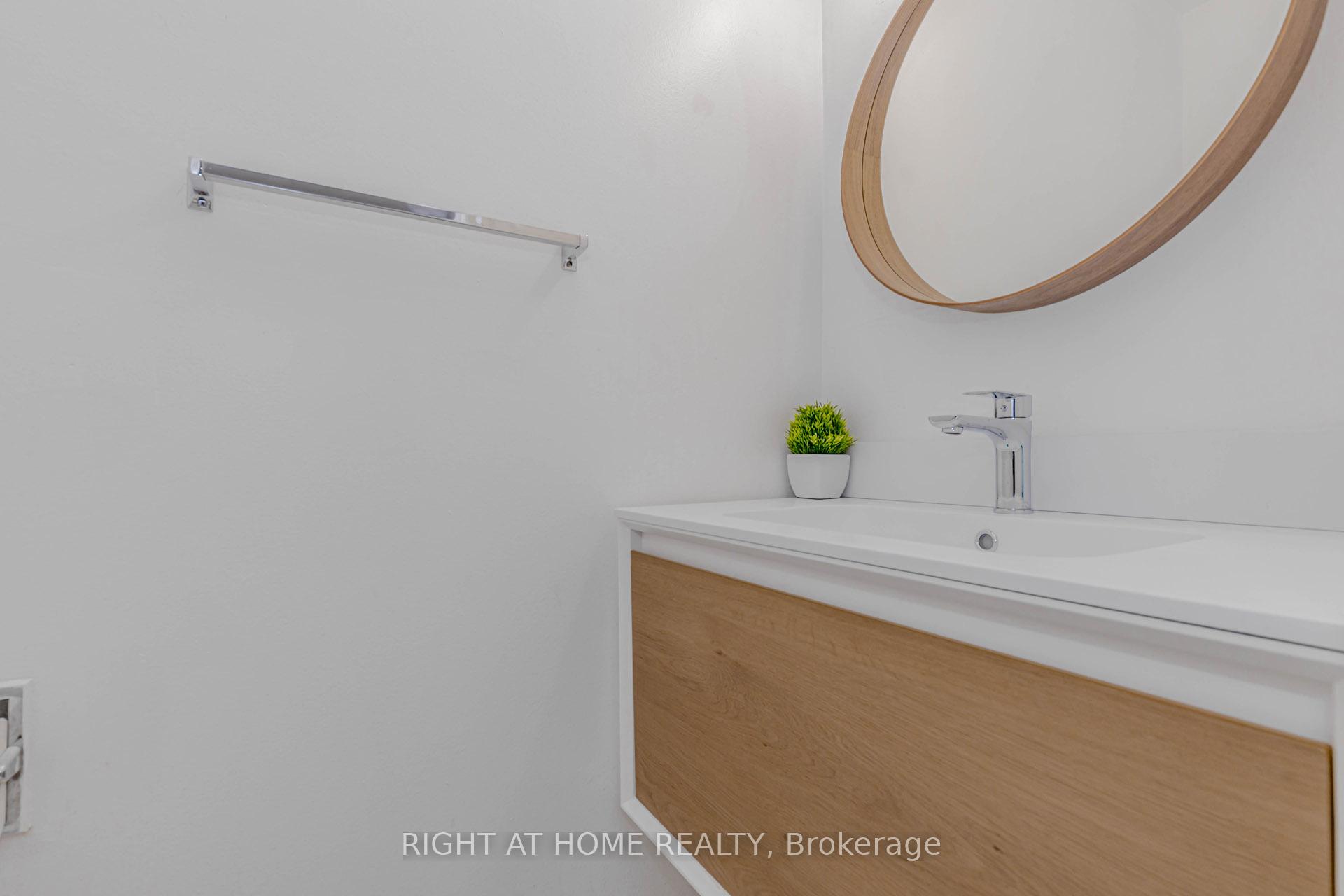 Photo 17 of Unit 3, 40 Rexdale Boulevard, Etobicoke, Rexdale-Kipling — HOMEH