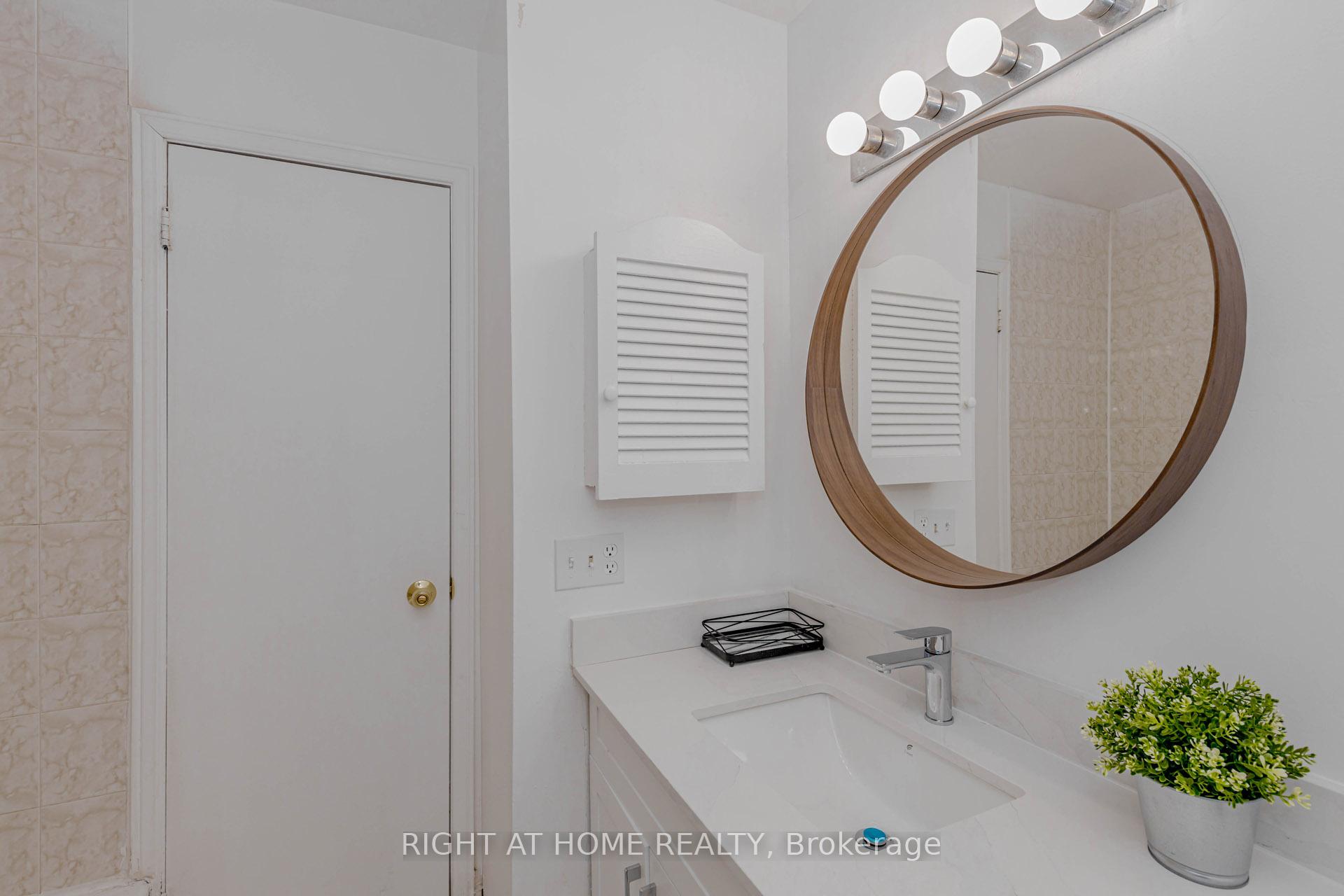 Photo 32 of Unit 3, 40 Rexdale Boulevard, Etobicoke, Rexdale-Kipling — HOMEH