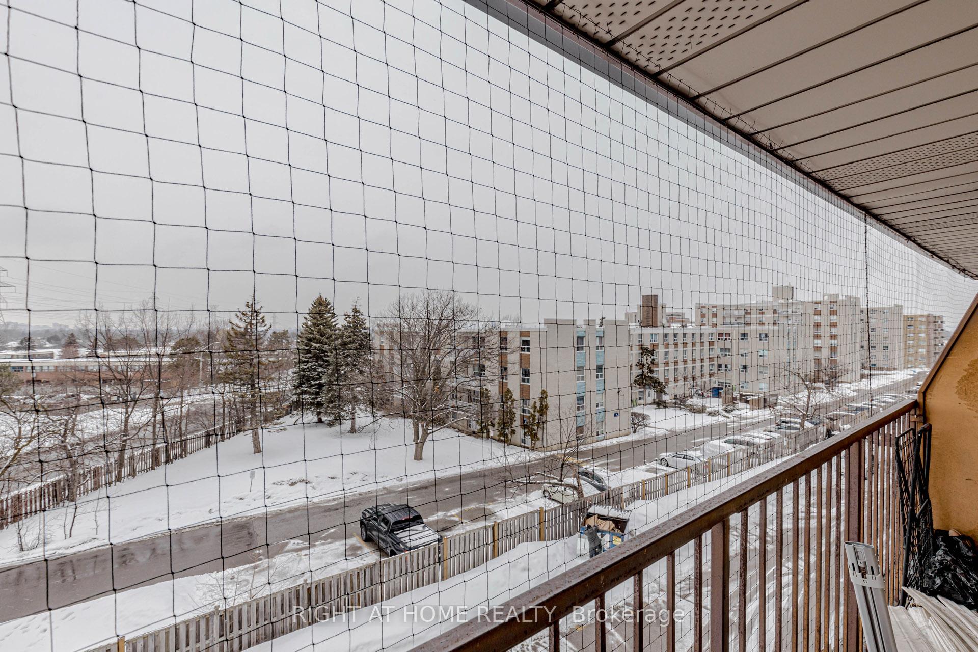 Photo 37 of Unit 3, 40 Rexdale Boulevard, Etobicoke, Rexdale-Kipling — HOMEH