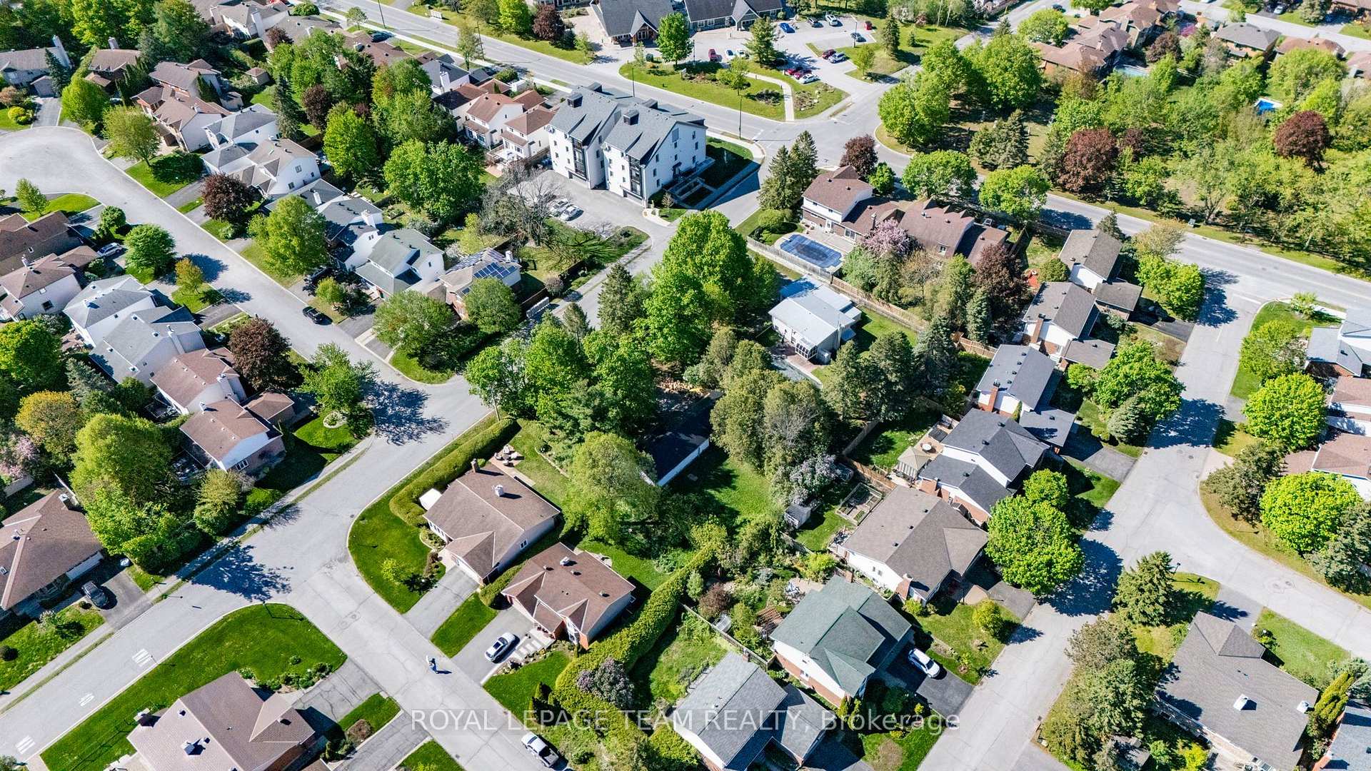 Photo 14 of 26 Maple Grove Road, Ottawa, Kanata - Katimavik — HOMEH