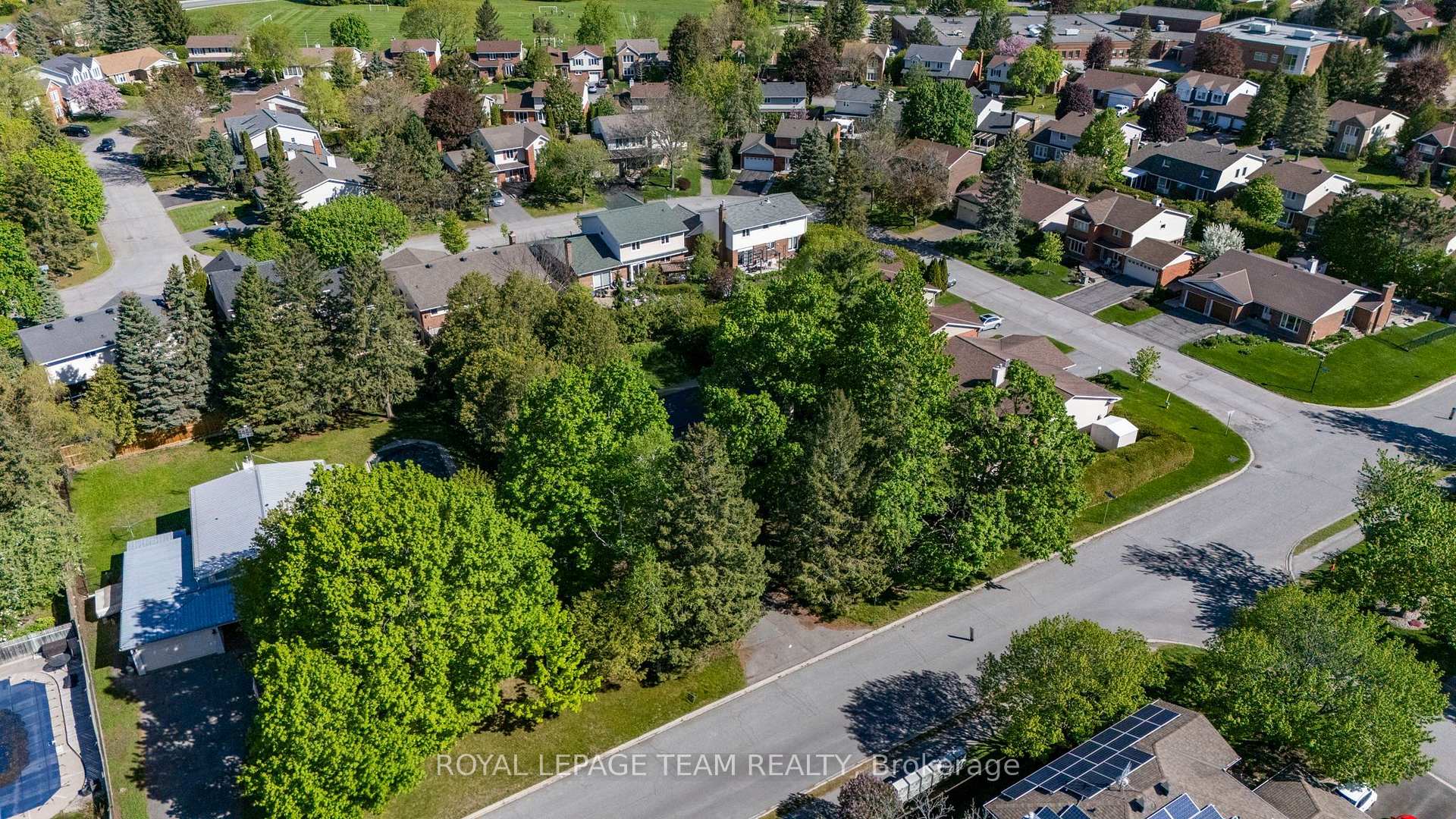 Photo 19 of 26 Maple Grove Road, Ottawa, Kanata - Katimavik — HOMEH