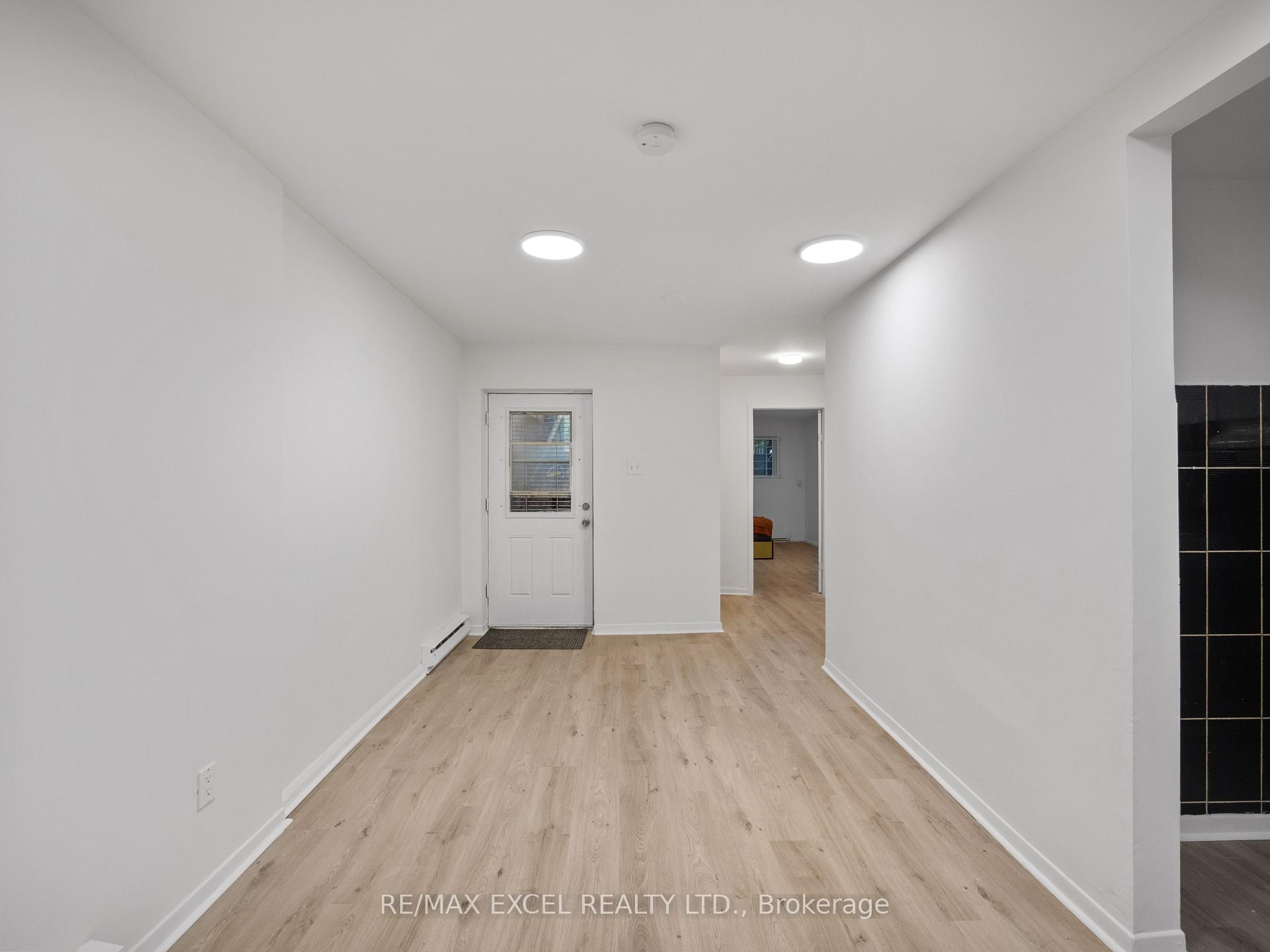 Photo 3 of Unit Bsmt, 137 Gerrard Street E, Toronto, Moss Park — HOMEH