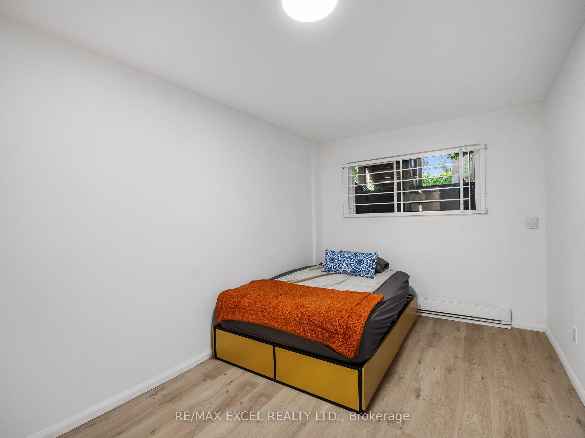 Photo 5 of Unit Bsmt, 137 Gerrard Street E, Toronto, Moss Park — HOMEH