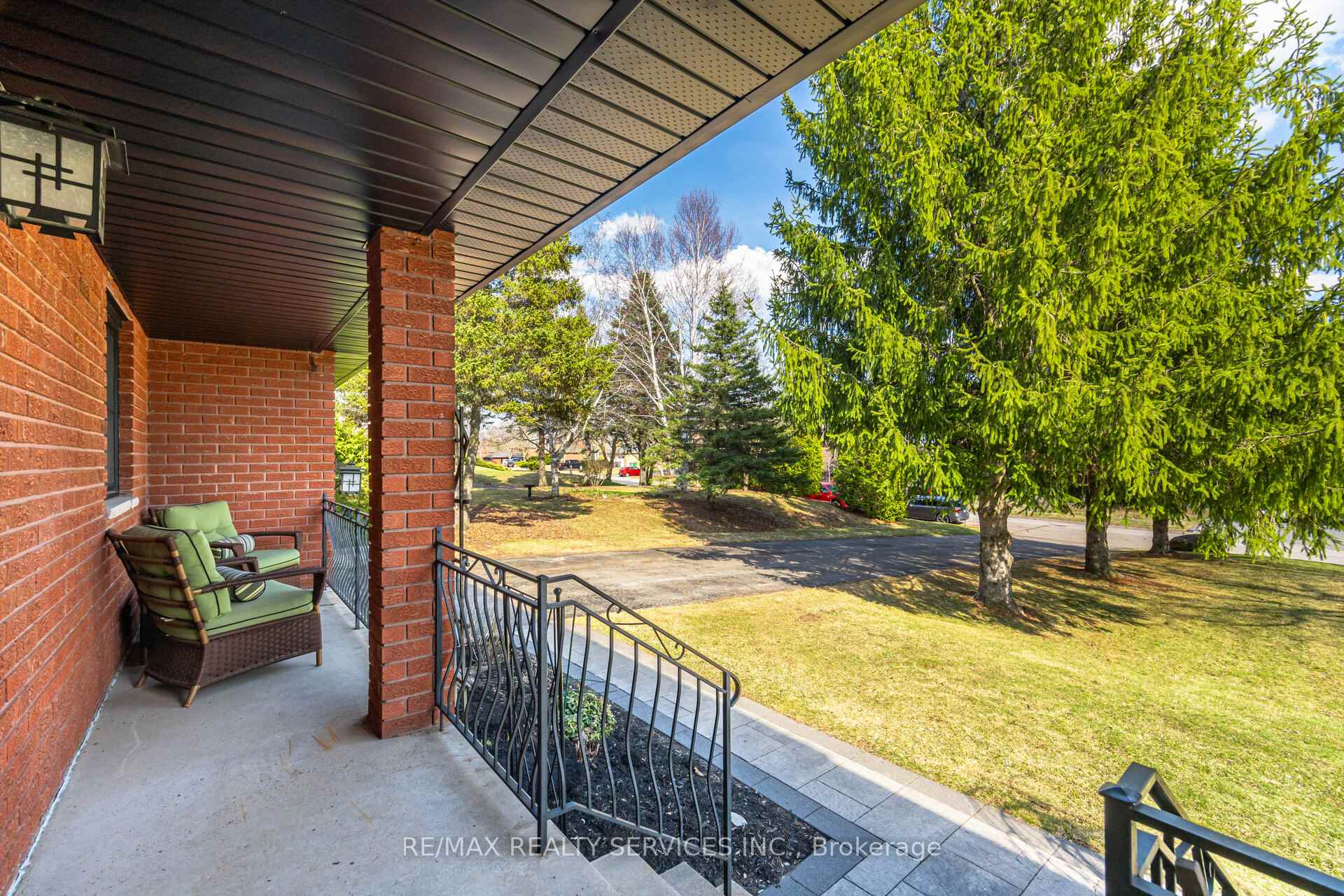 Photo 5 of 38 Marilyn Street, Caledon, Caledon East — HOMEH