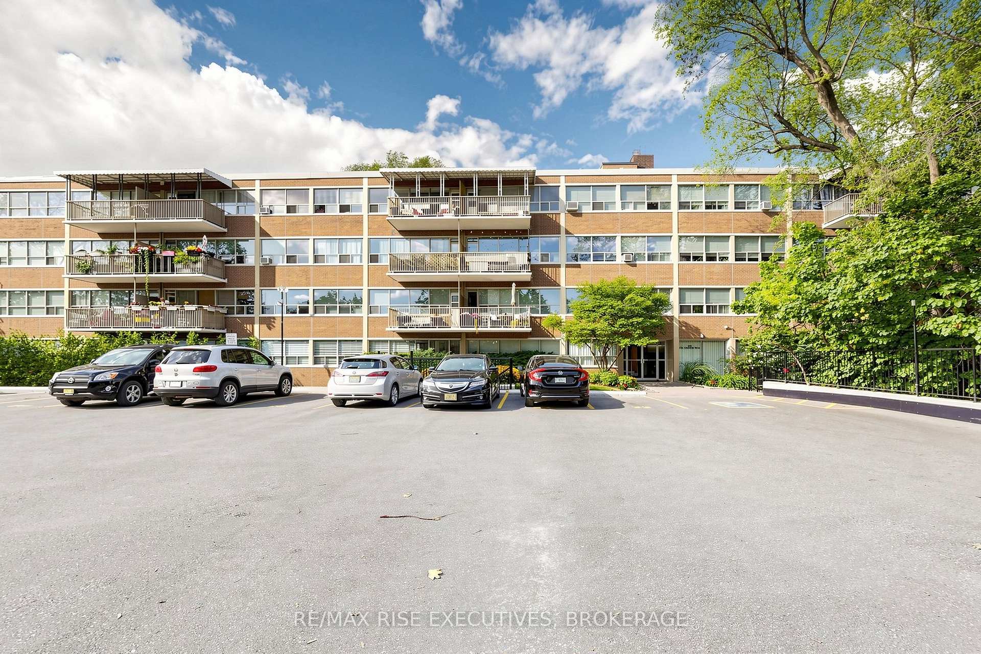 Photo of Unit 304, 160 The Donway