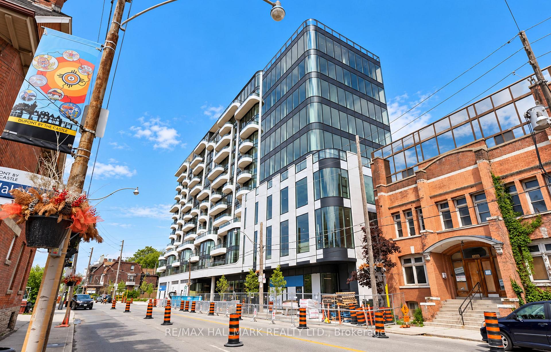 Front of Unit 805, 322 Dupont Street