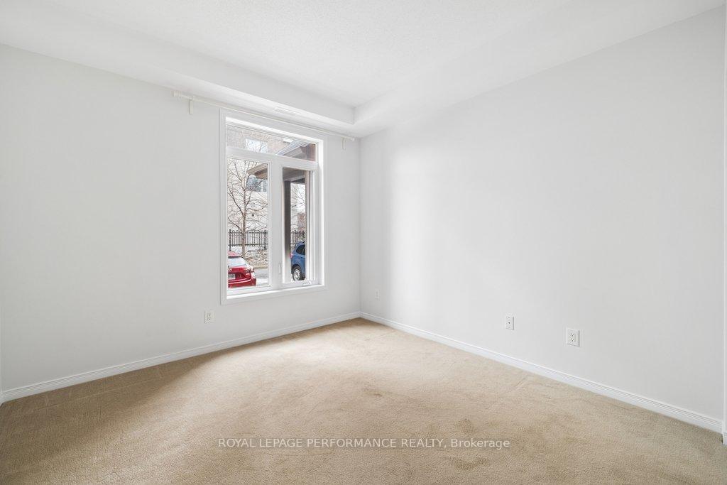 Photo 14 of Unit B, 240 Meilleur Private, Ottawa, Vanier — HOMEH