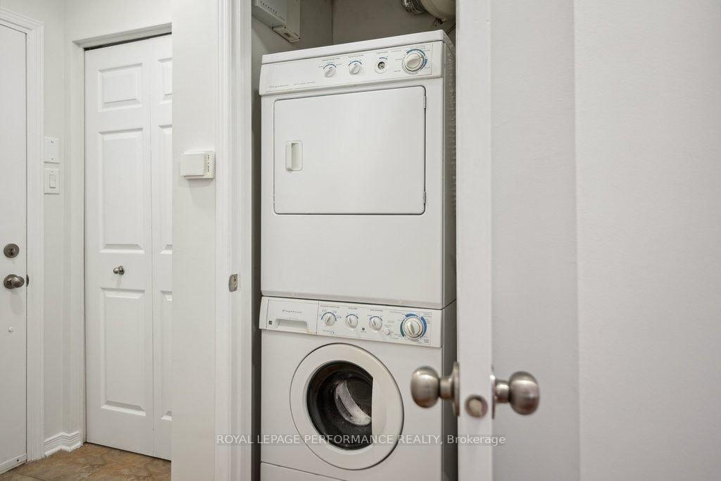 Photo 21 of Unit B, 240 Meilleur Private, Ottawa, Vanier — HOMEH