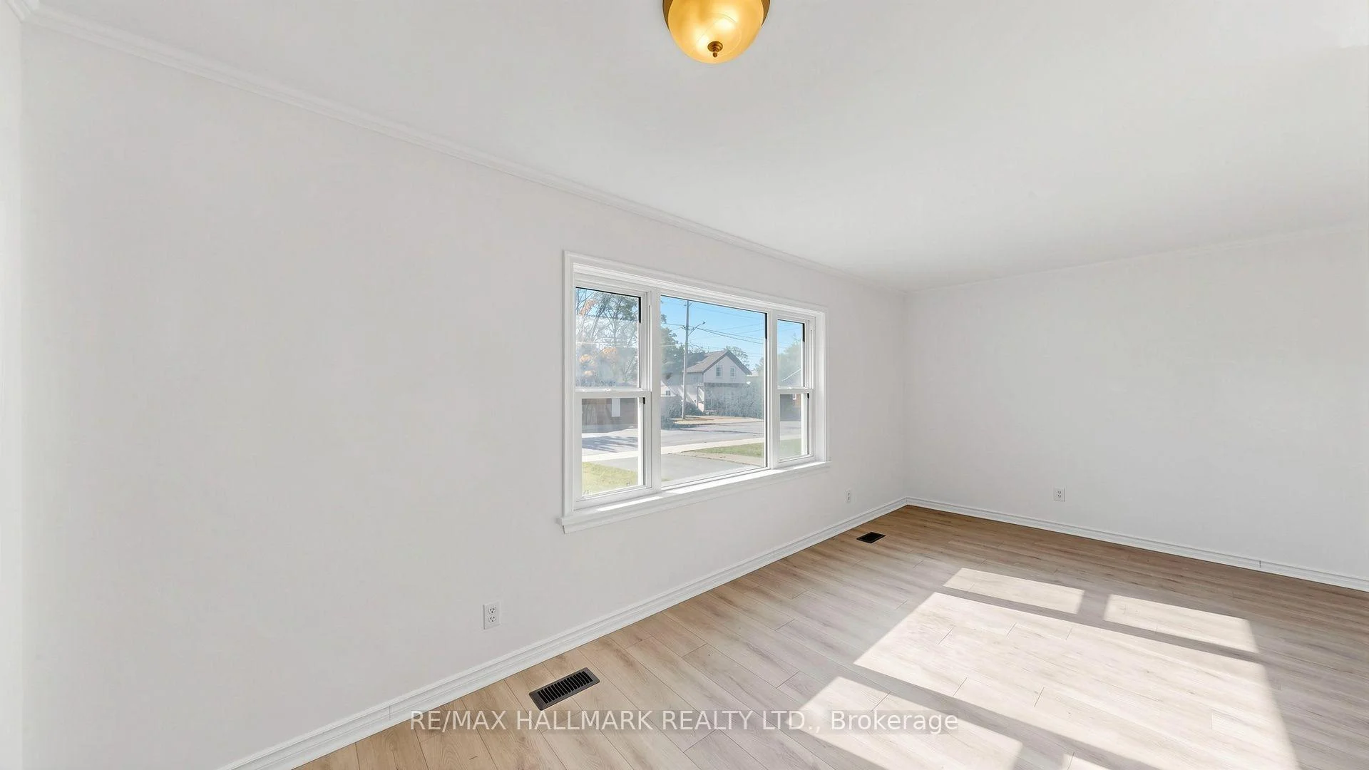 Photo 8 of 86 Queen Street, Kawartha Lakes, Lindsay — HOMEH