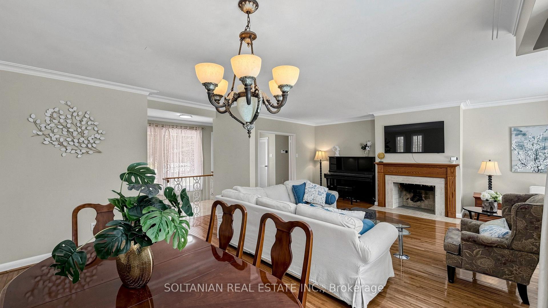 Photo 6 of 57 Sumner Heights Drive, North York, Bayview Village — HOMEH
