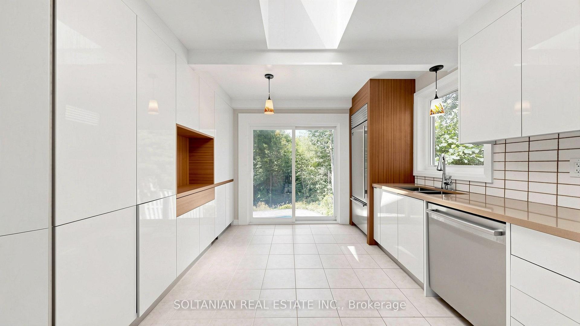 Photo 12 of 57 Sumner Heights Drive, North York, Bayview Village — HOMEH