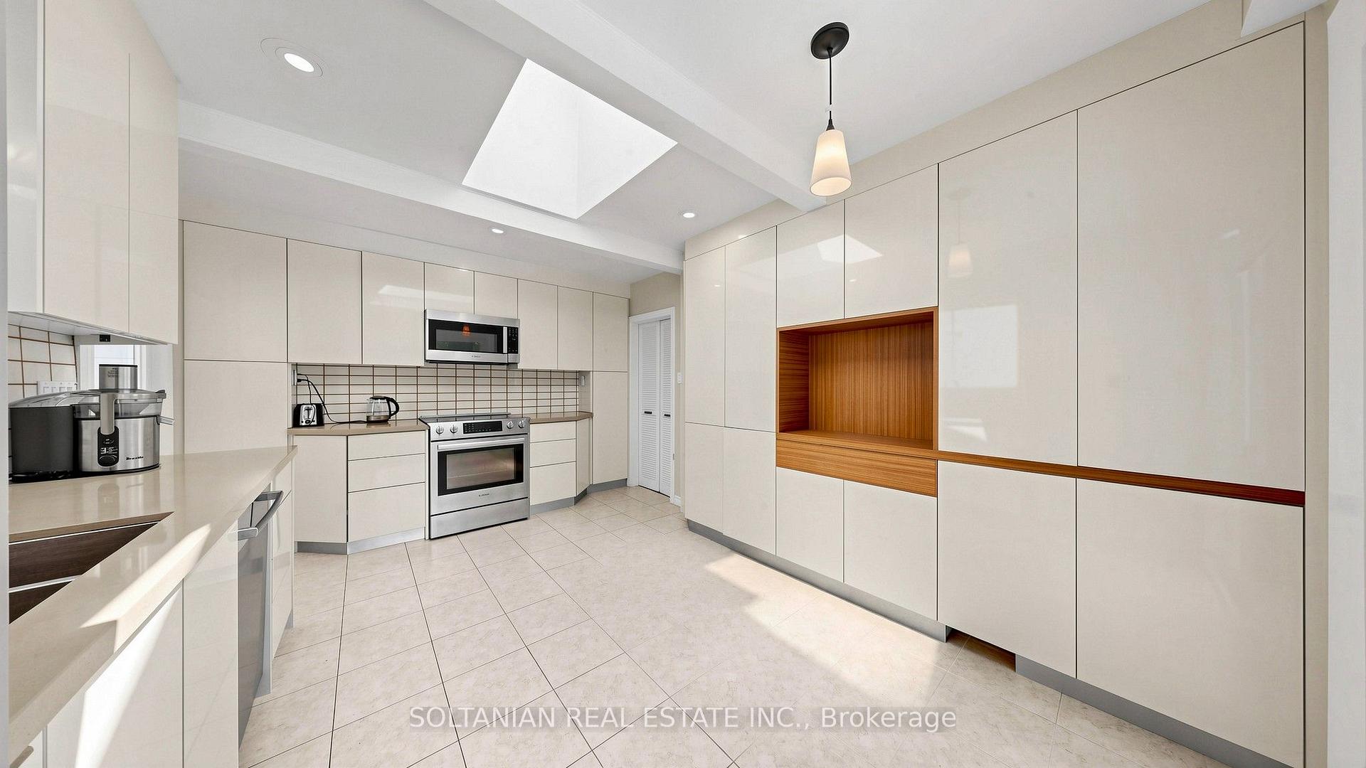 Photo 18 of 57 Sumner Heights Drive, North York, Bayview Village — HOMEH