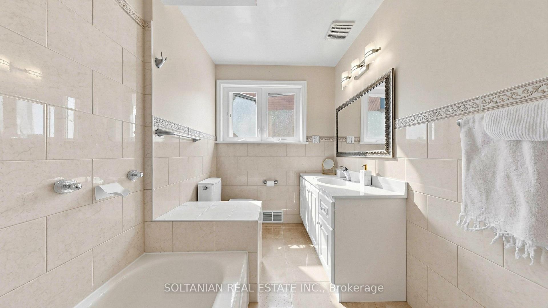 Photo 22 of 57 Sumner Heights Drive, North York, Bayview Village — HOMEH