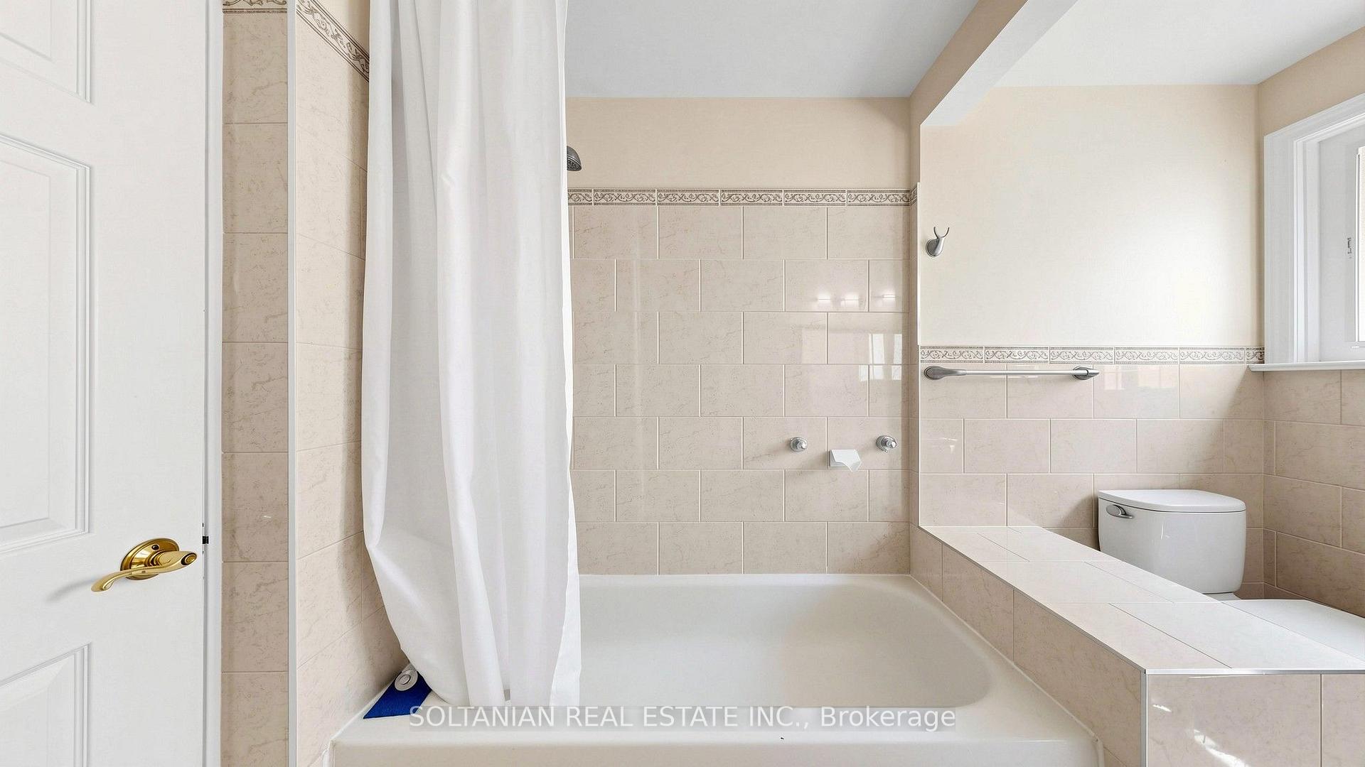 Photo 23 of 57 Sumner Heights Drive, North York, Bayview Village — HOMEH
